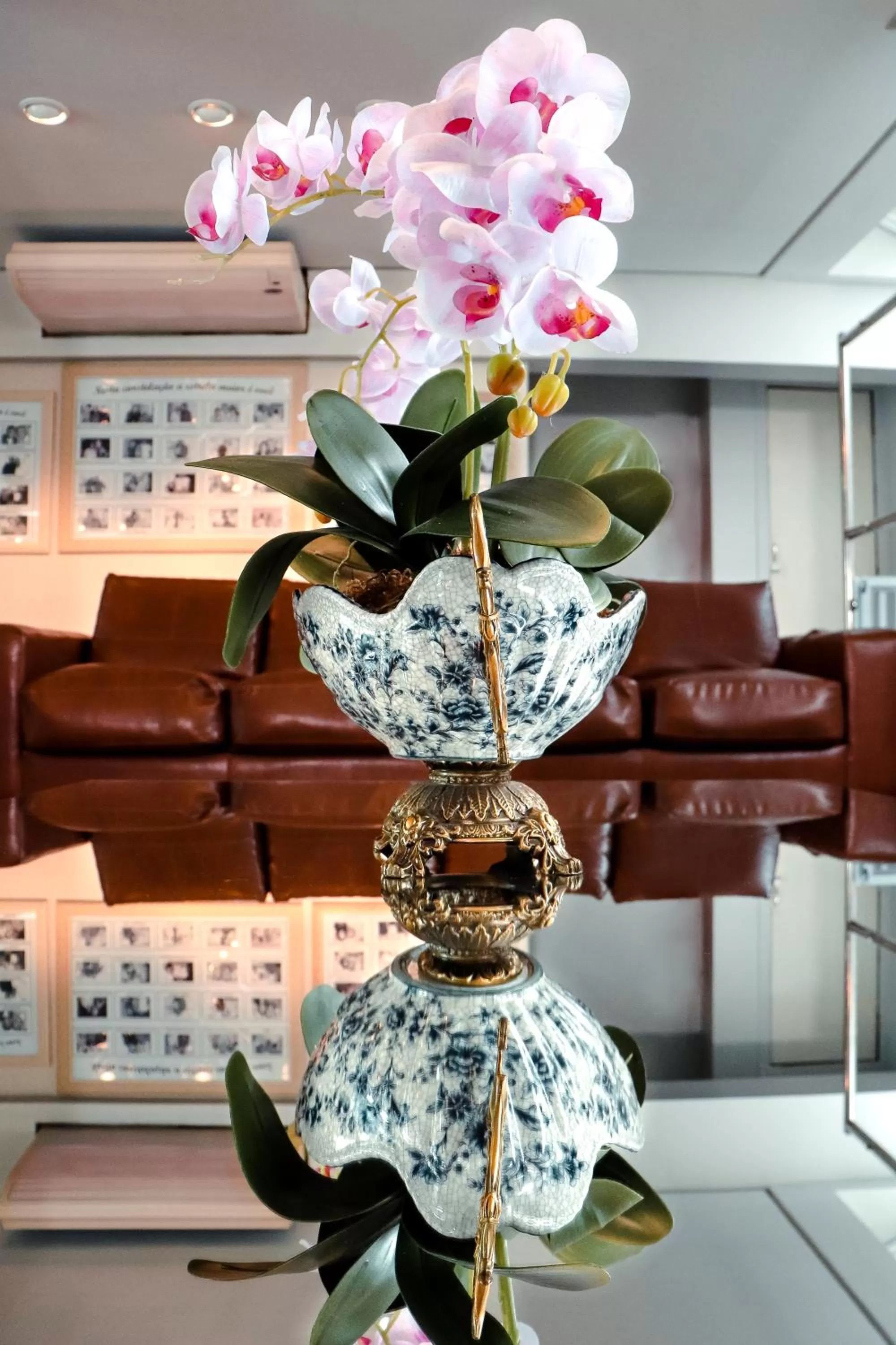 Living room in San Marino Hotel