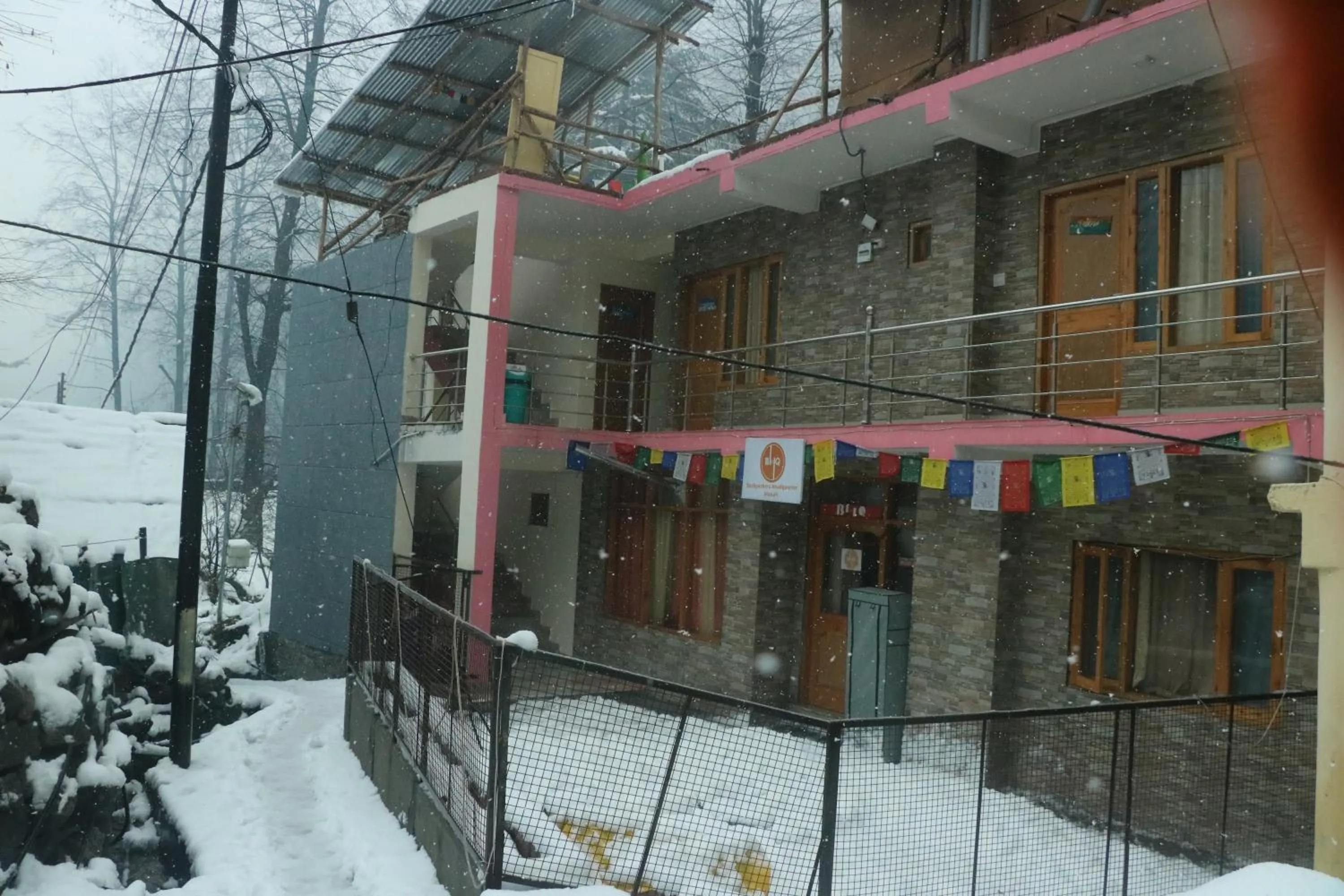 Facade/entrance in Backpackers Headquarter Manali