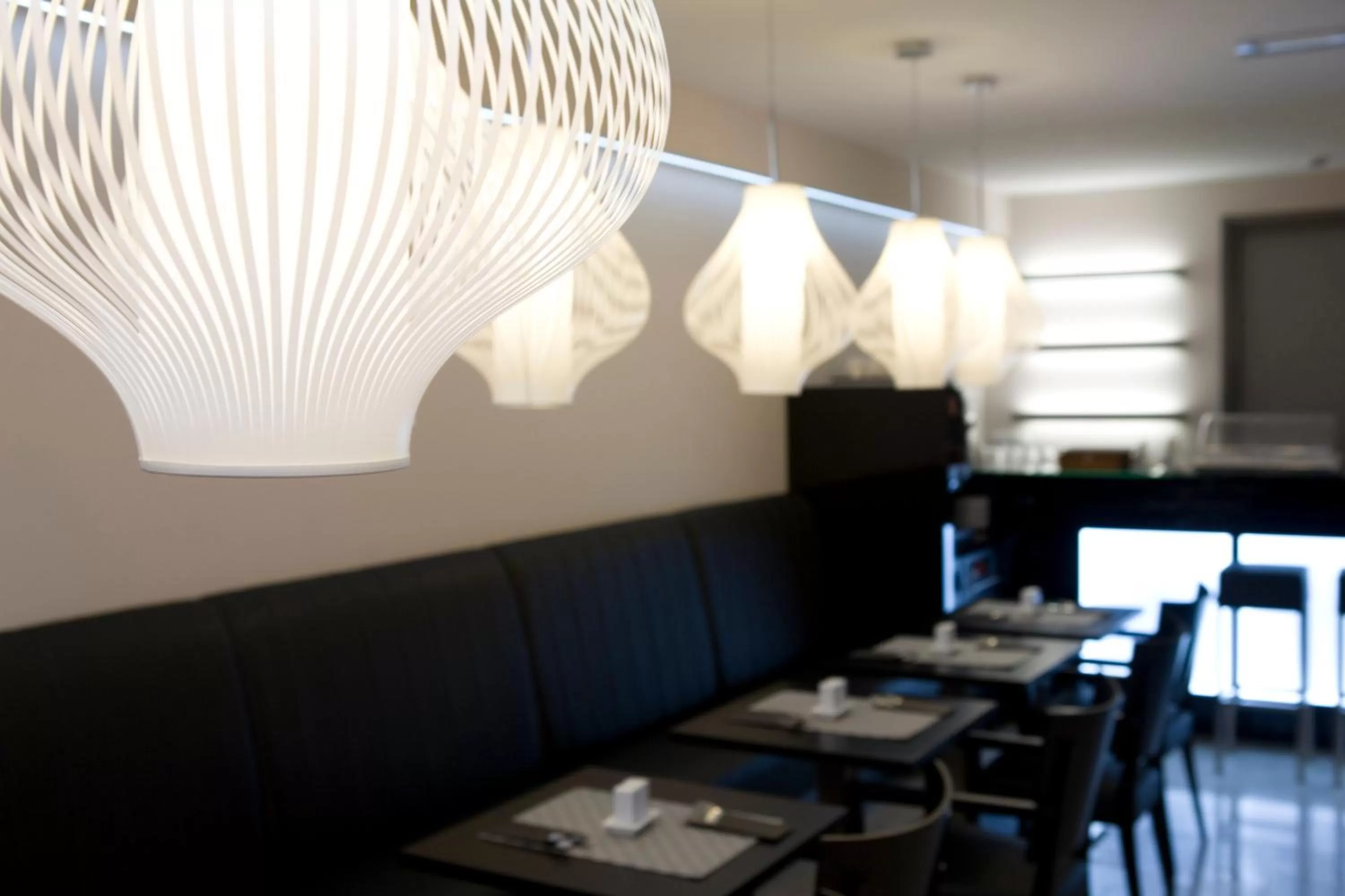 Restaurant/Places to Eat in Hotel Parkview