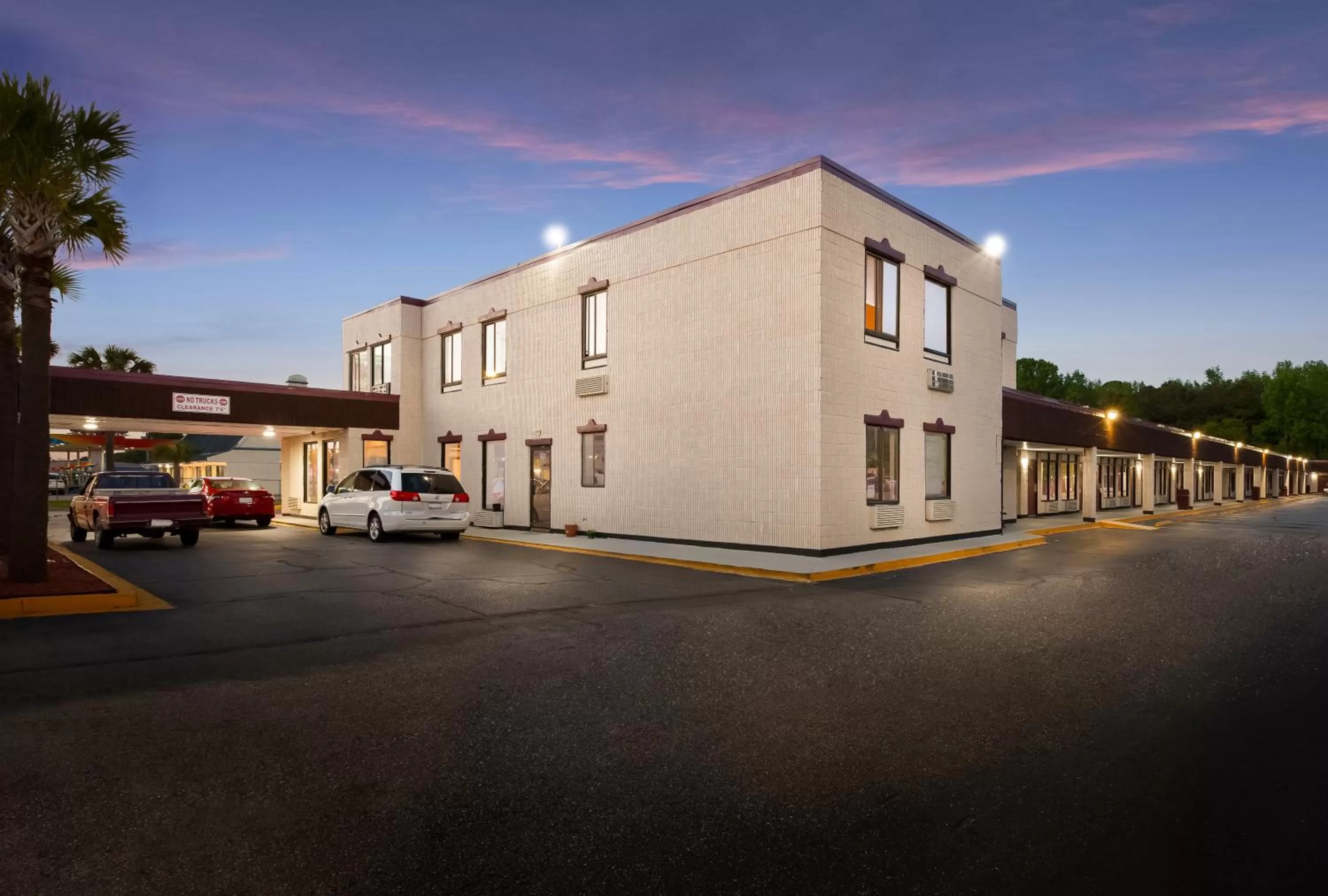 Property building in Red Roof Inn Dillon, SC