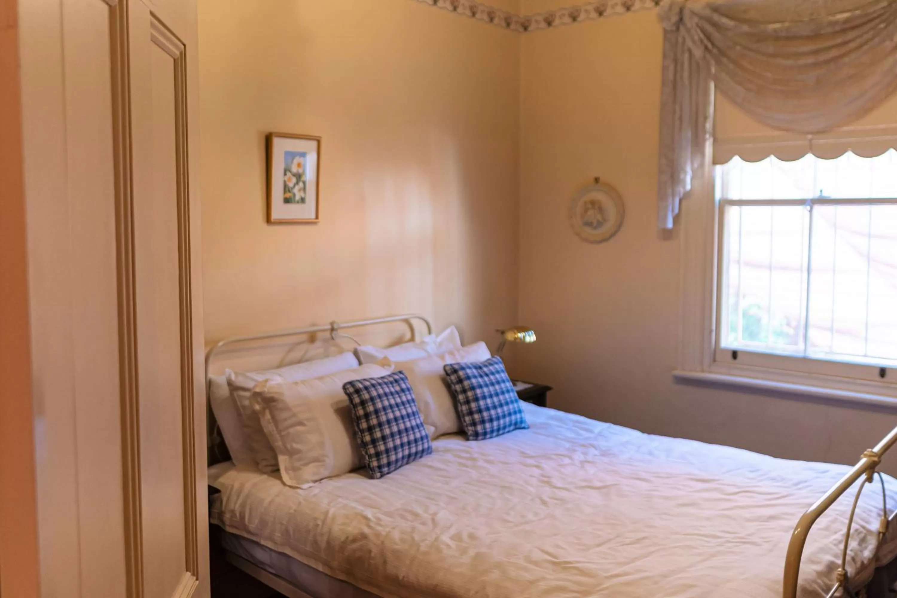 Bedroom, Bed in North Adelaide Heritage Cottages & Apartments