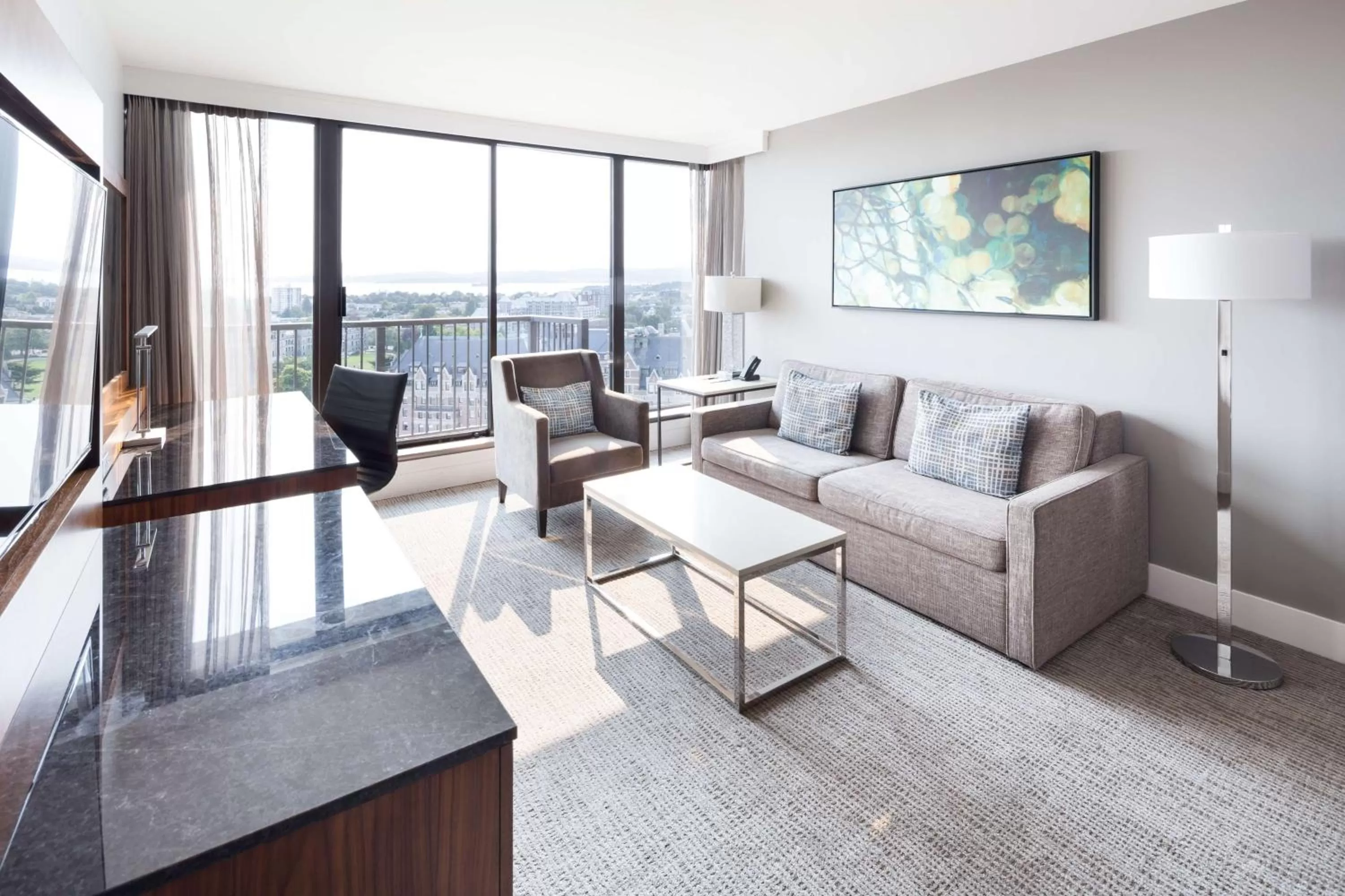 Bedroom in DoubleTree by Hilton Hotel & Suites Victoria