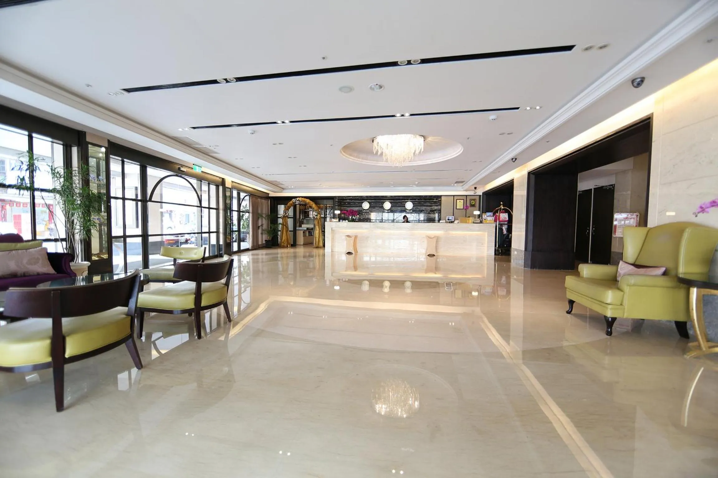 Lobby or reception in Grand Earl Hotel