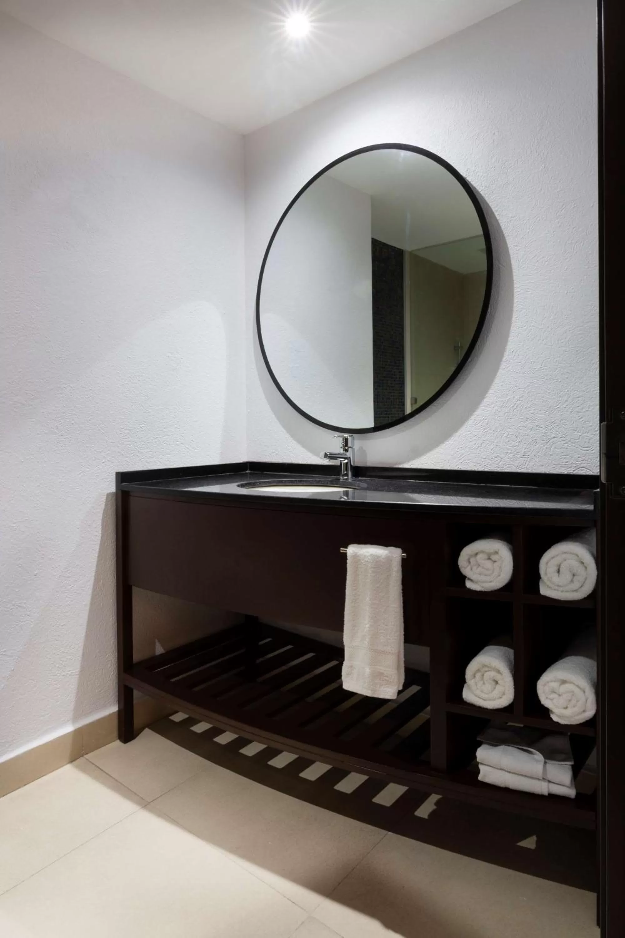 Bathroom in Hampton by Hilton Veracruz Boca Del Rio