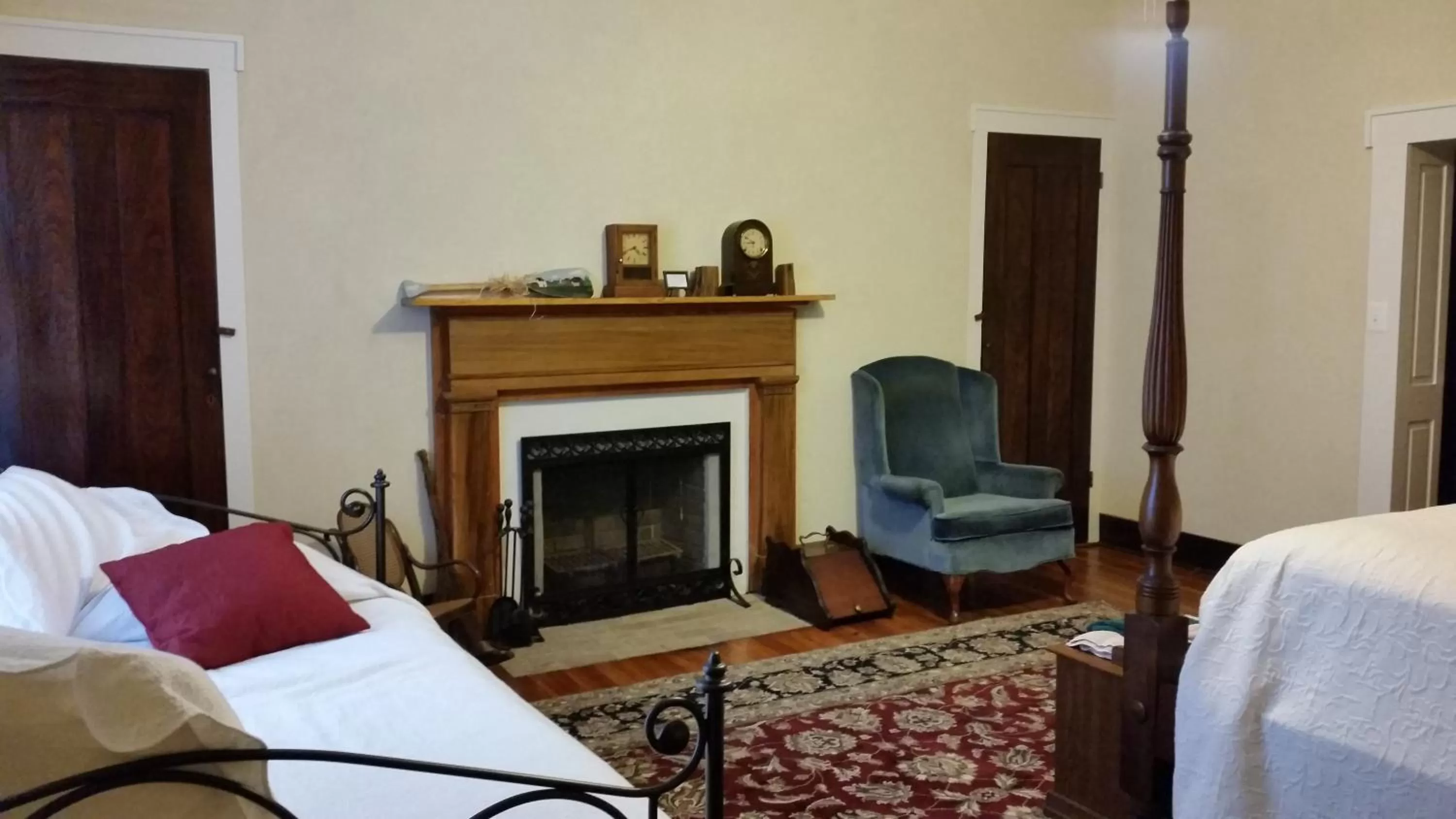 Photo of the whole room, Bed in Mountain Home Bed & Breakfast