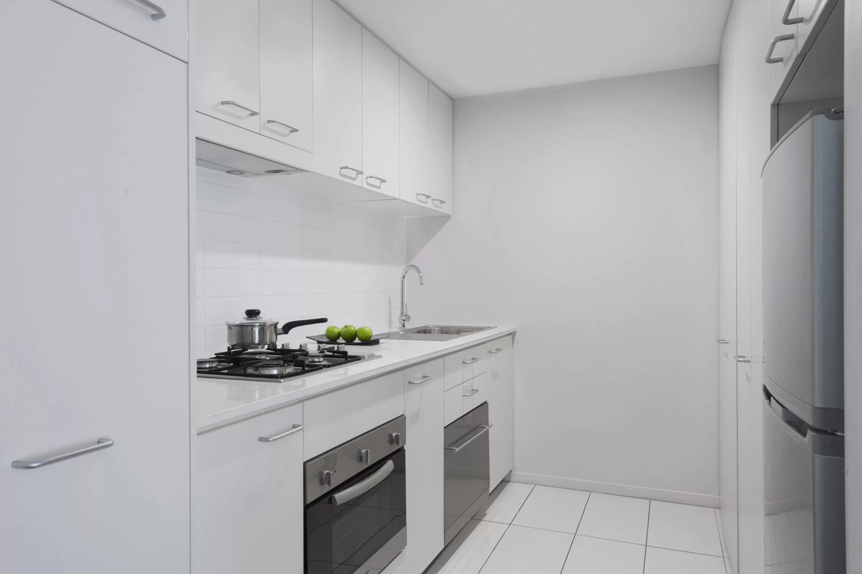Kitchen or kitchenette in Mantra Midtown