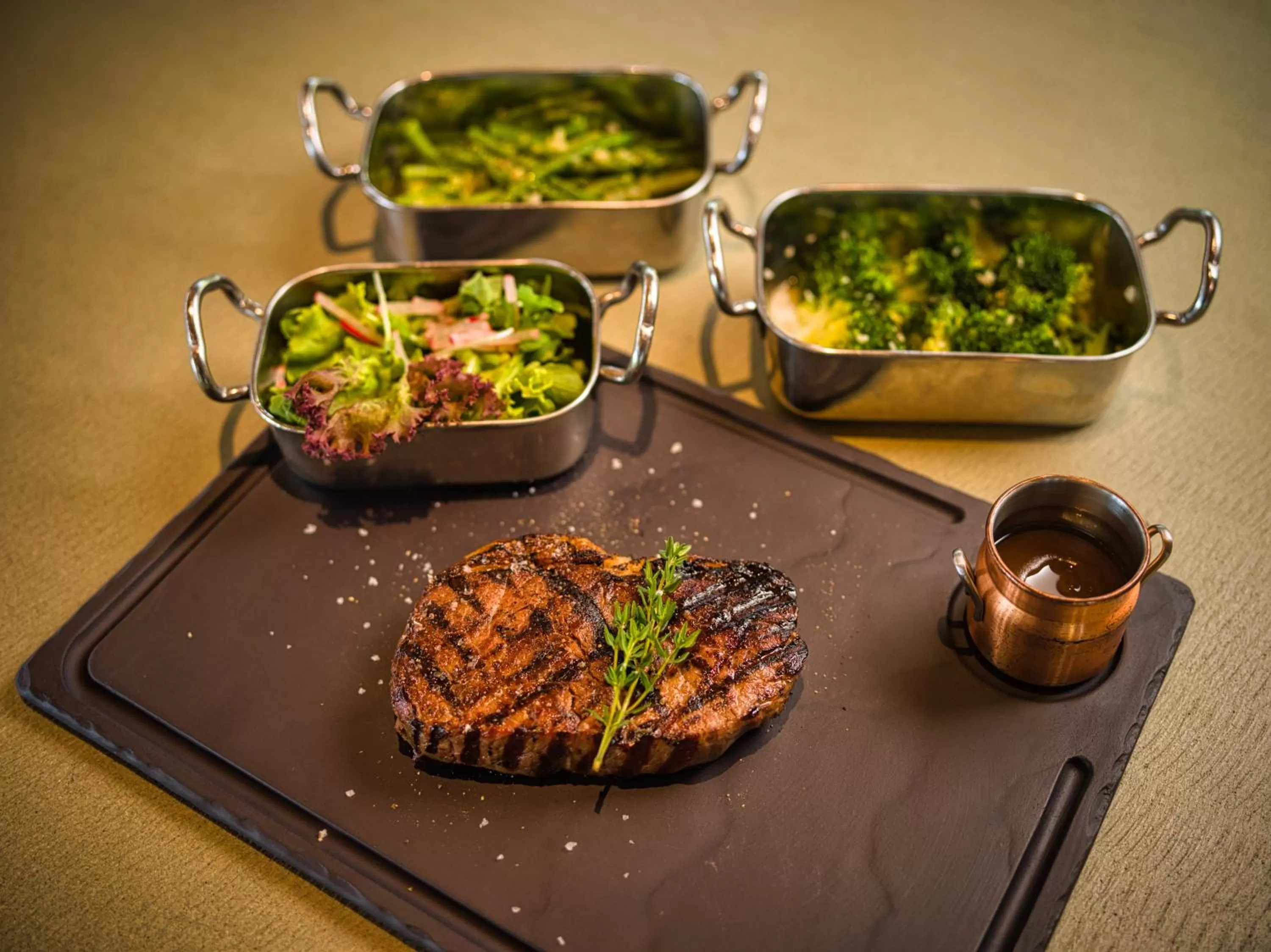 Restaurant/places to eat in Azerai Can Tho