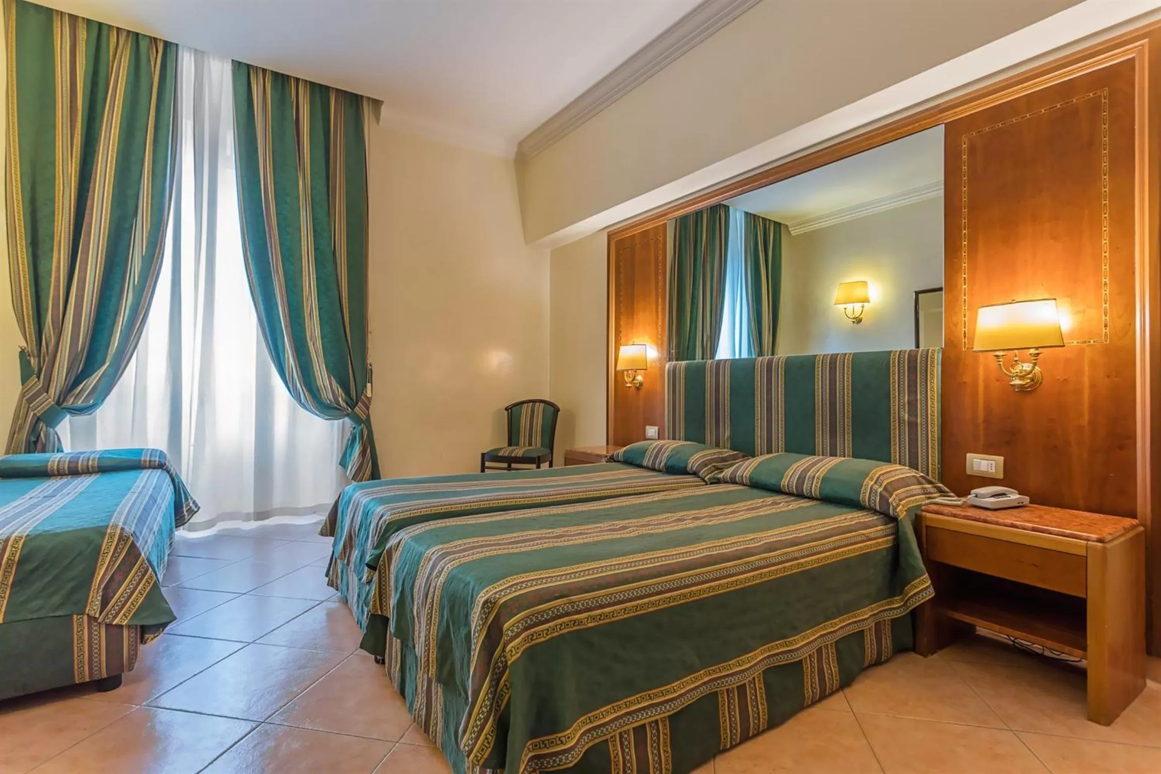 Day, Bed in Raeli Hotel Archimede