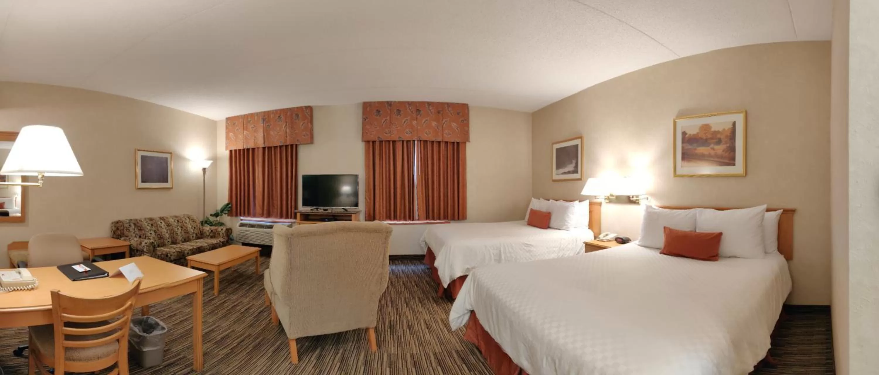 Bed in Humphry Inn and Suites