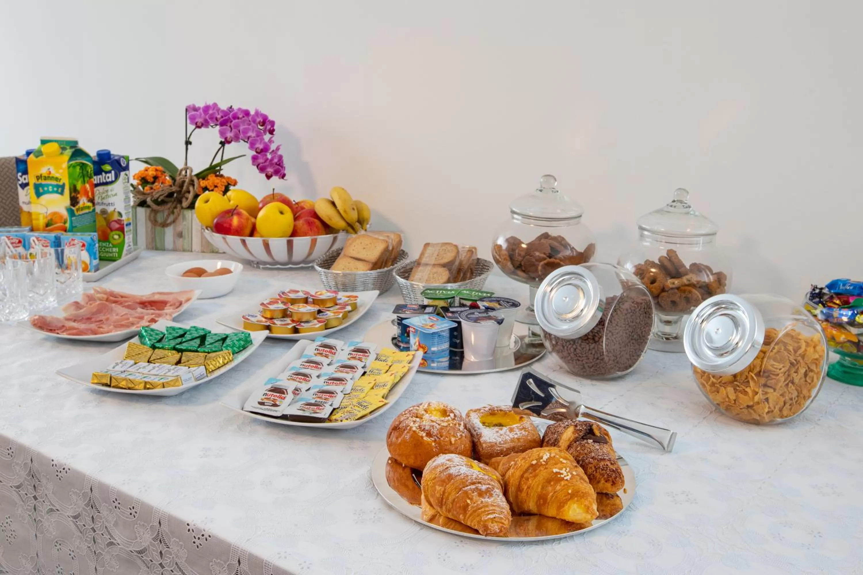 Buffet breakfast, Breakfast in BB Elite Berchet