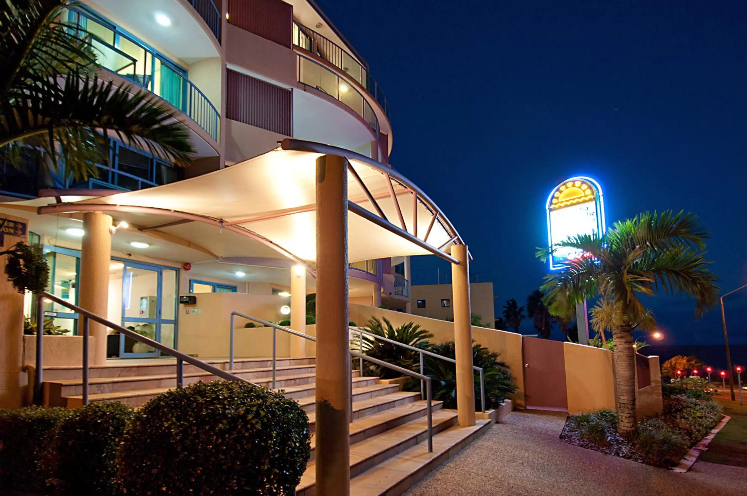 Facade/entrance in Alexandra on the Pacific