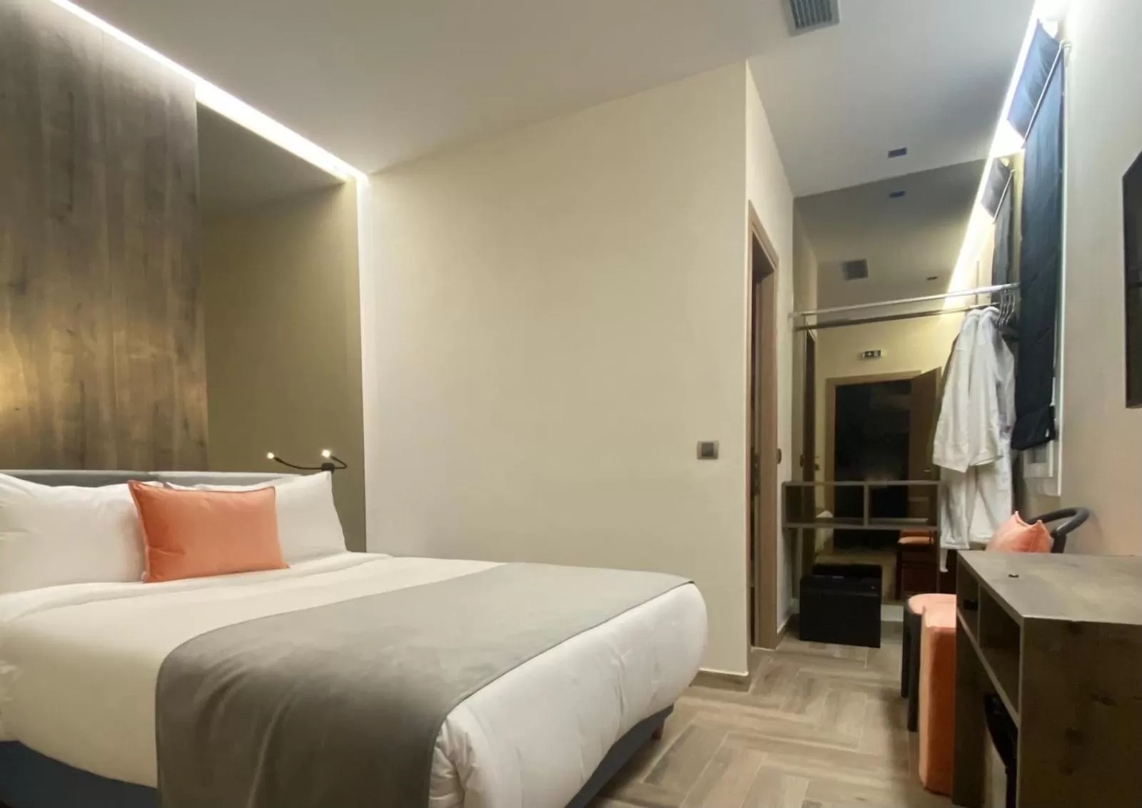 Bed in Athens The L7 Str - Luxury Boutique Collection Hotel