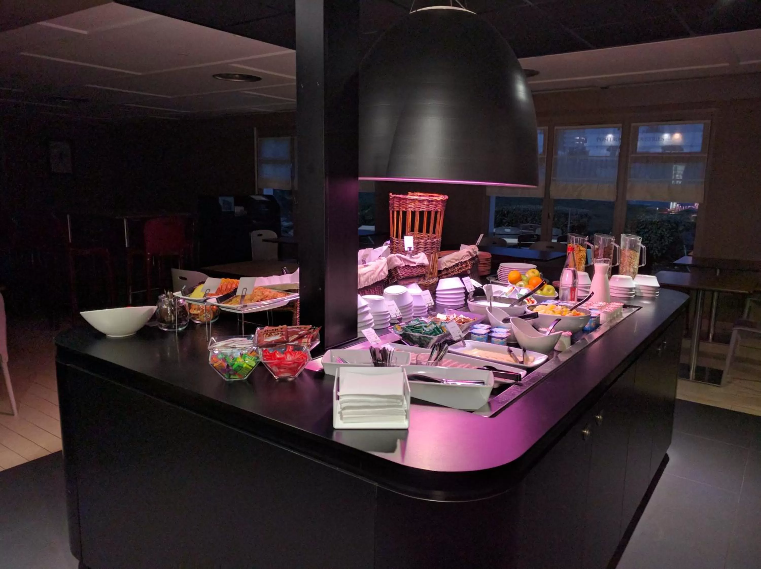 Buffet breakfast in Campanile Hôtel Auch