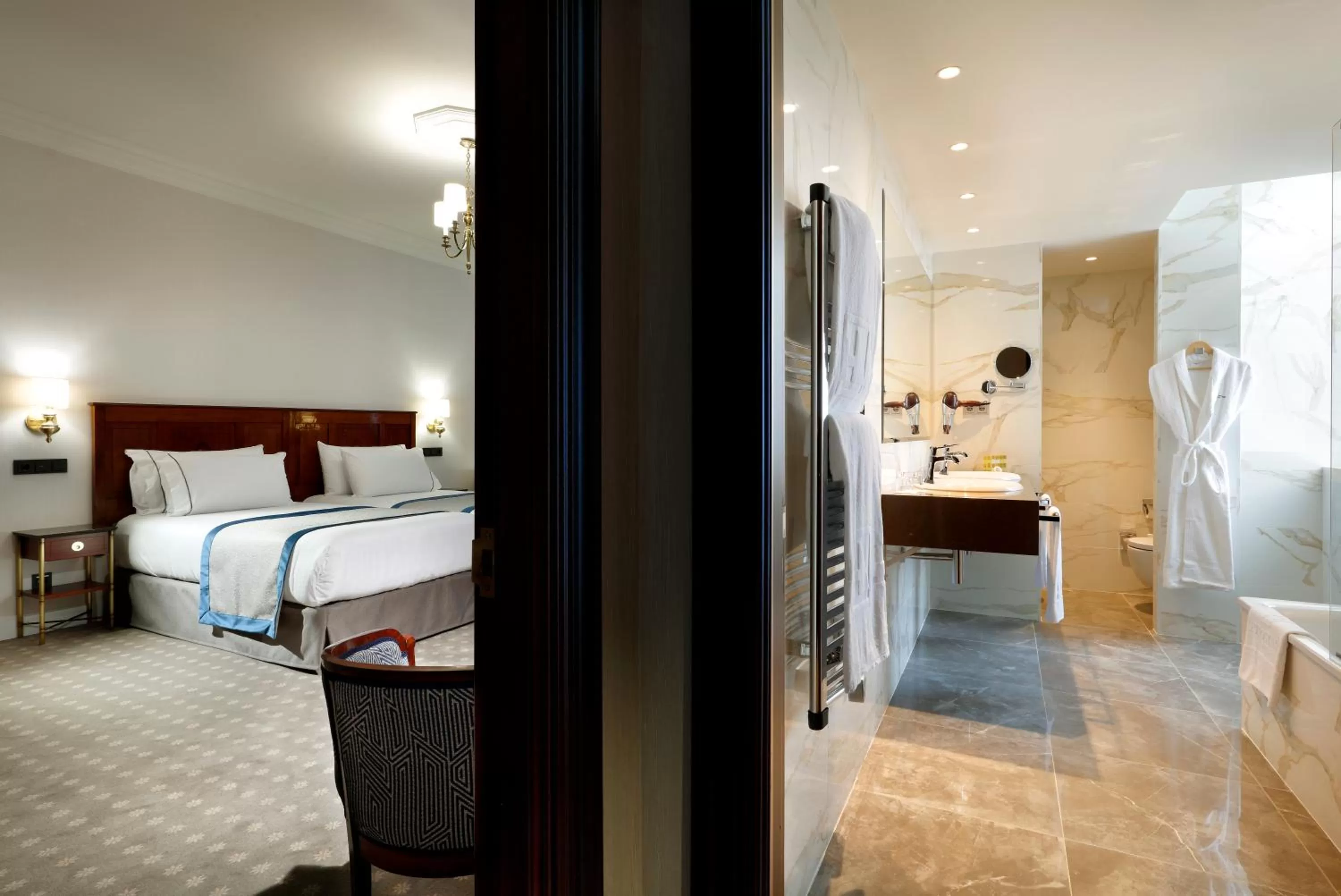 Bathroom, Bed in Eurostars Hotel Real