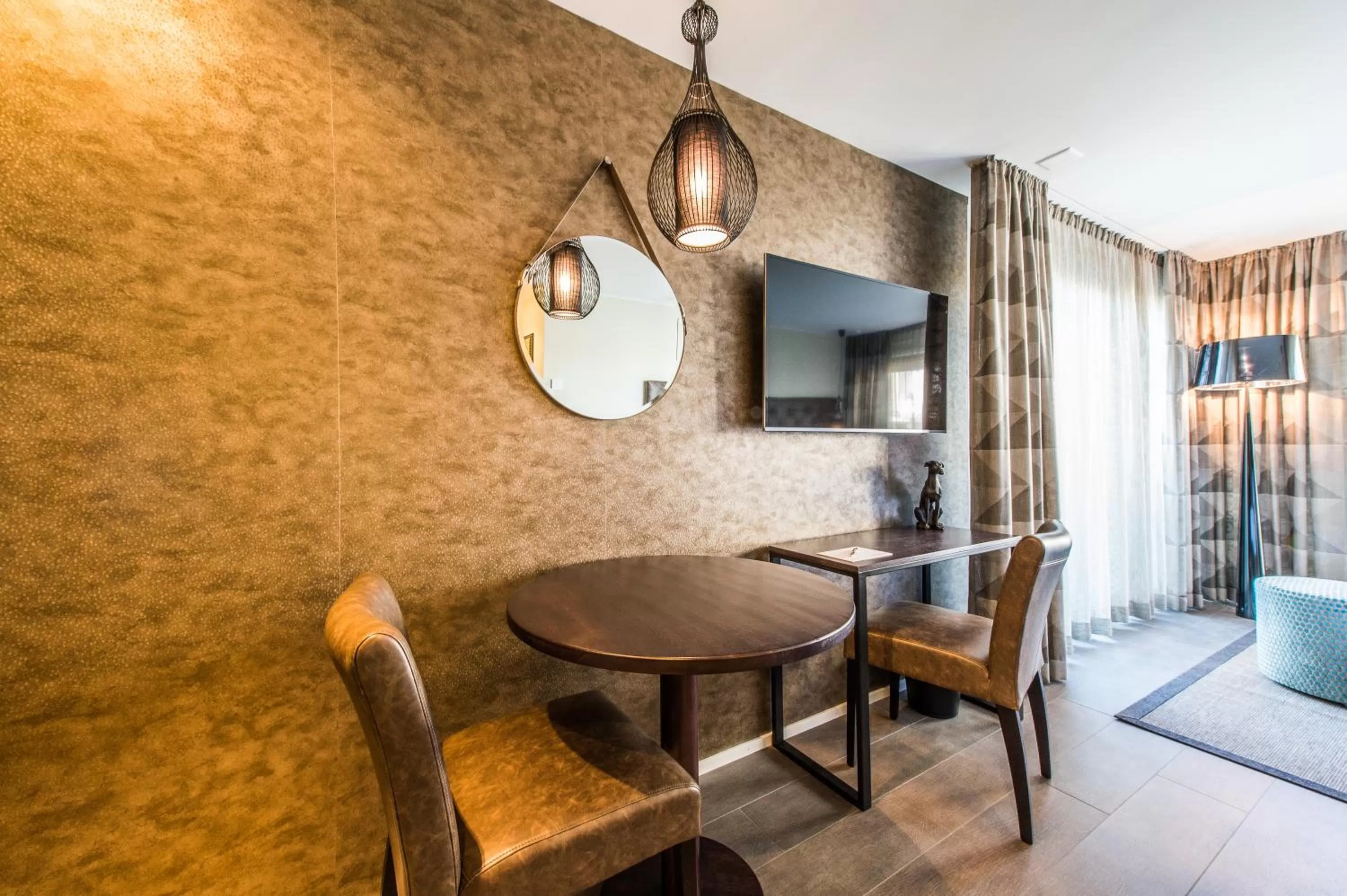 Seating area, Bed in Hotel My Way Zürich Wallisellen