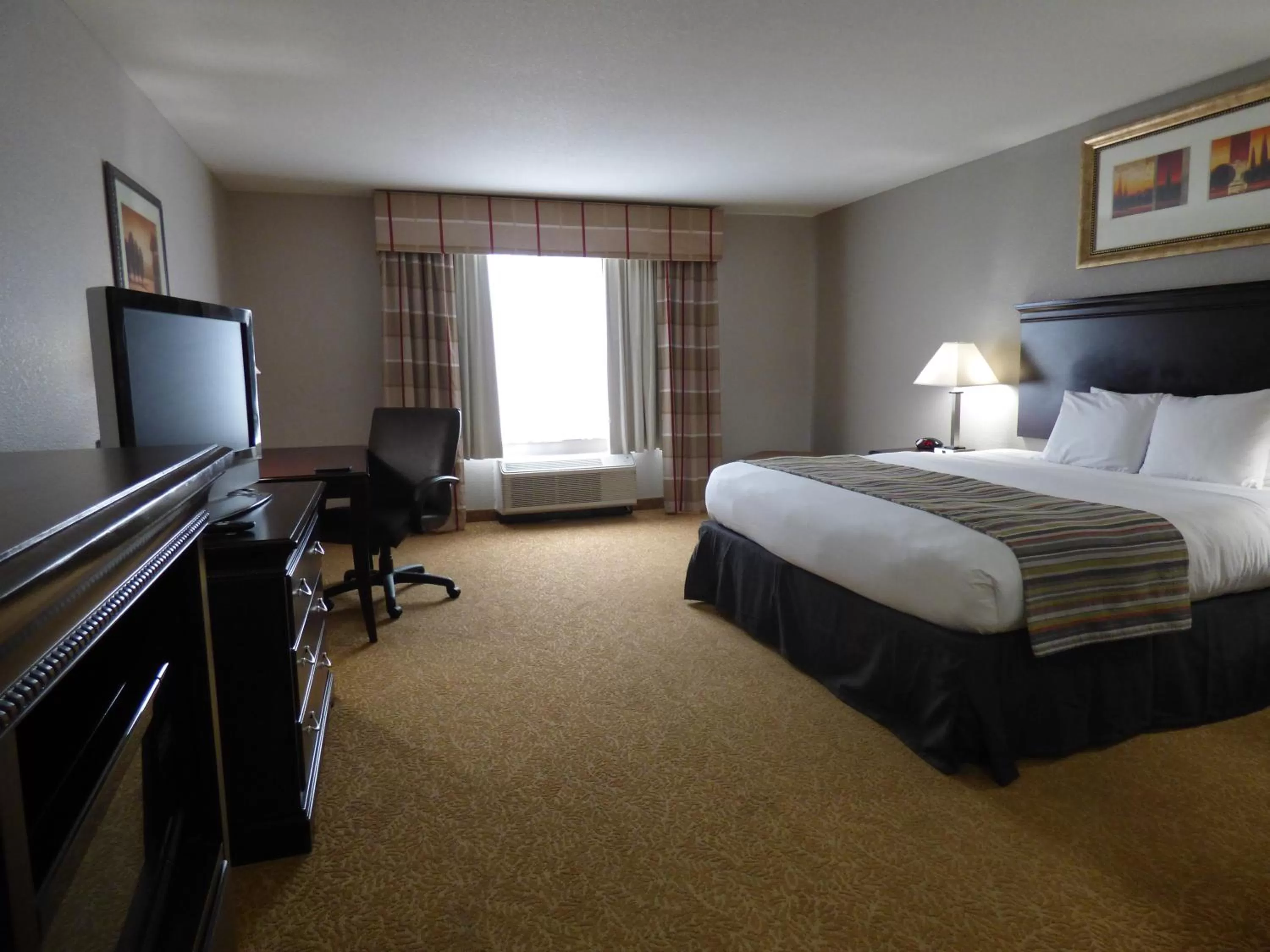 Bedroom, Bed in Country Inn & Suites by Radisson, Pensacola West, FL