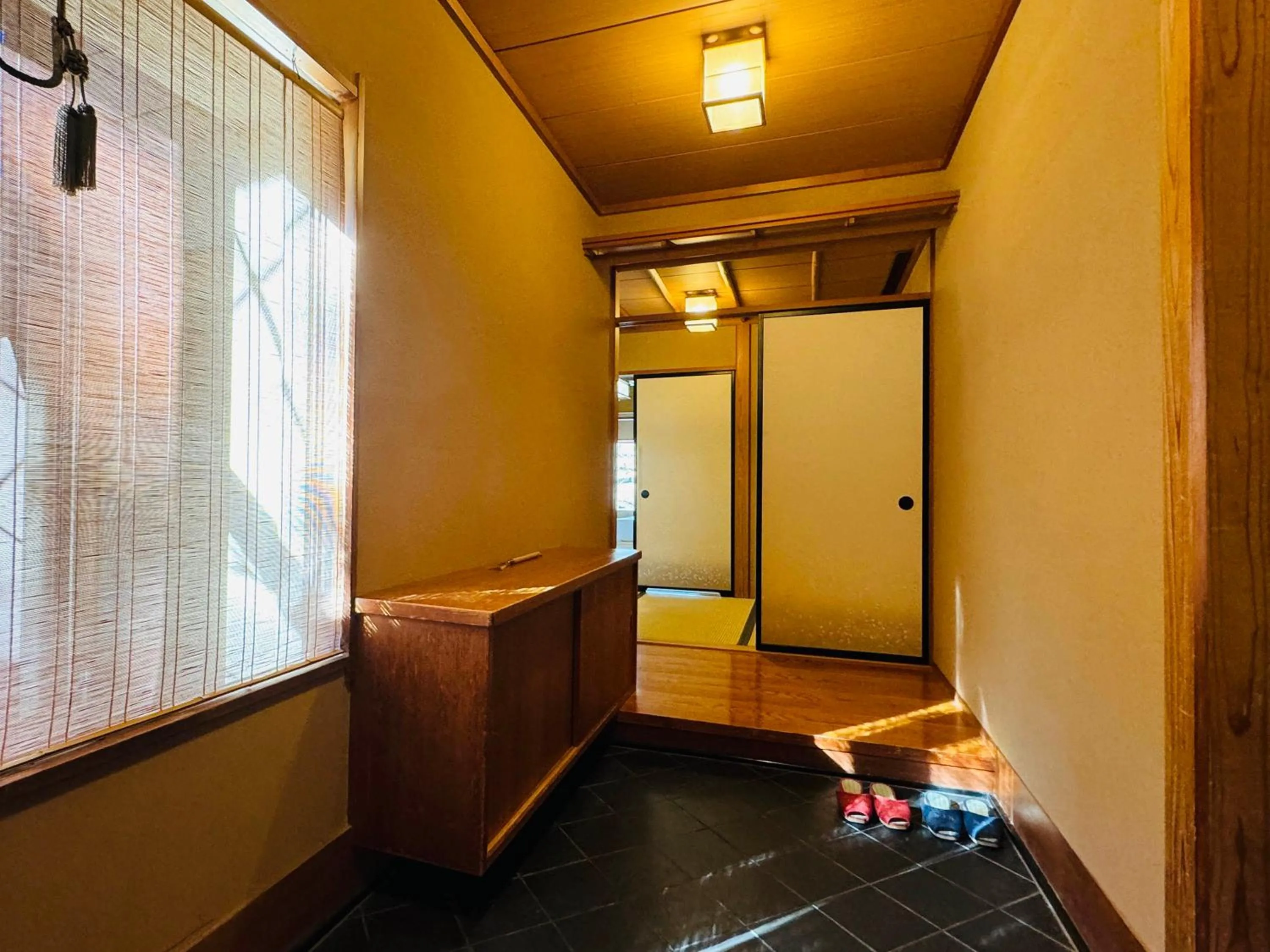 Area and facilities in Ryuguden