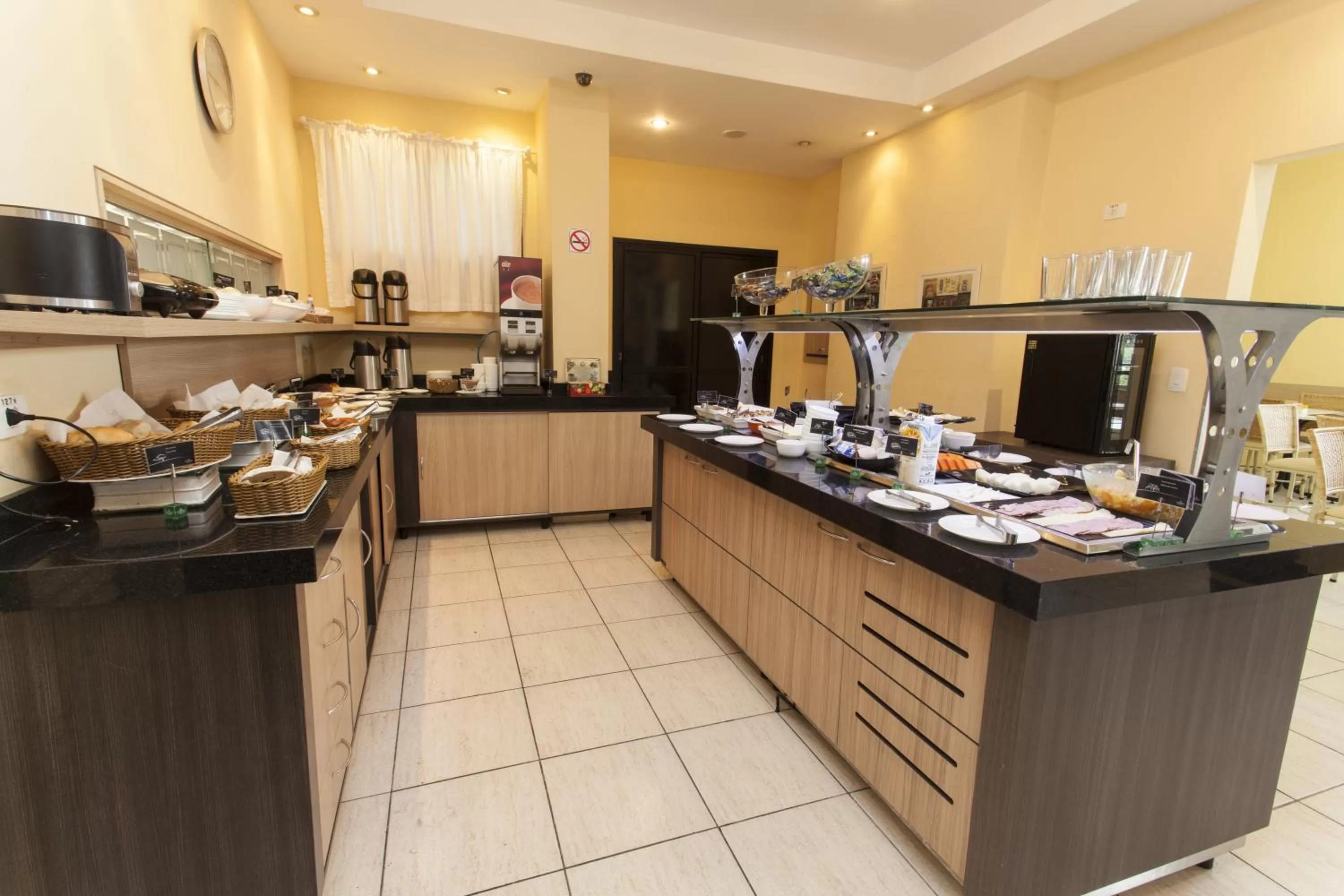 Restaurant/places to eat in Rio Hotel by Bourbon Curitiba