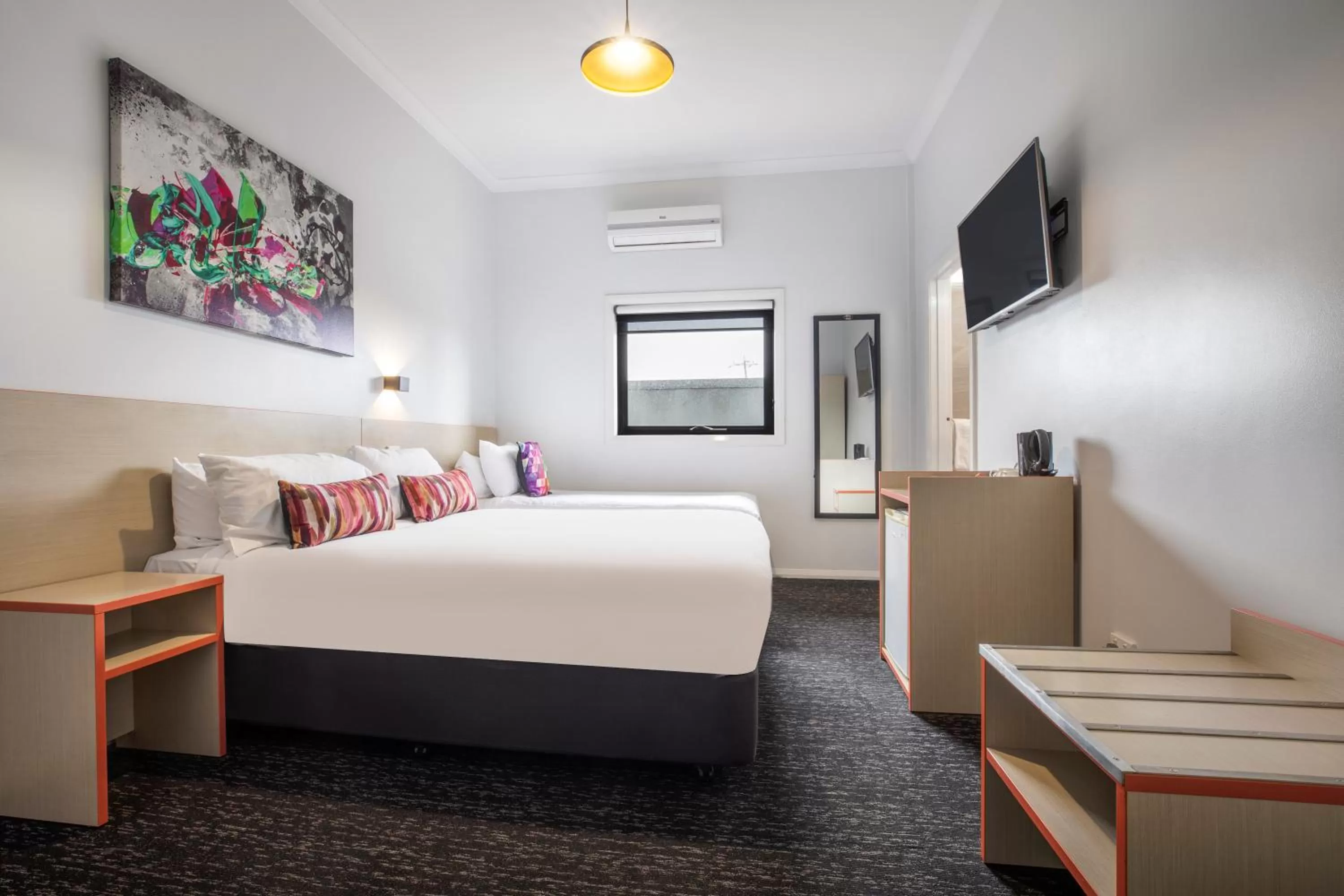 Photo of the whole room, Bed in Nightcap at Ashley Hotel