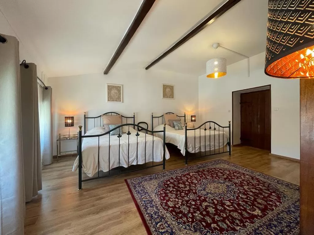 Photo of the whole room, Bed in Maison d'hôtes Payan Champier