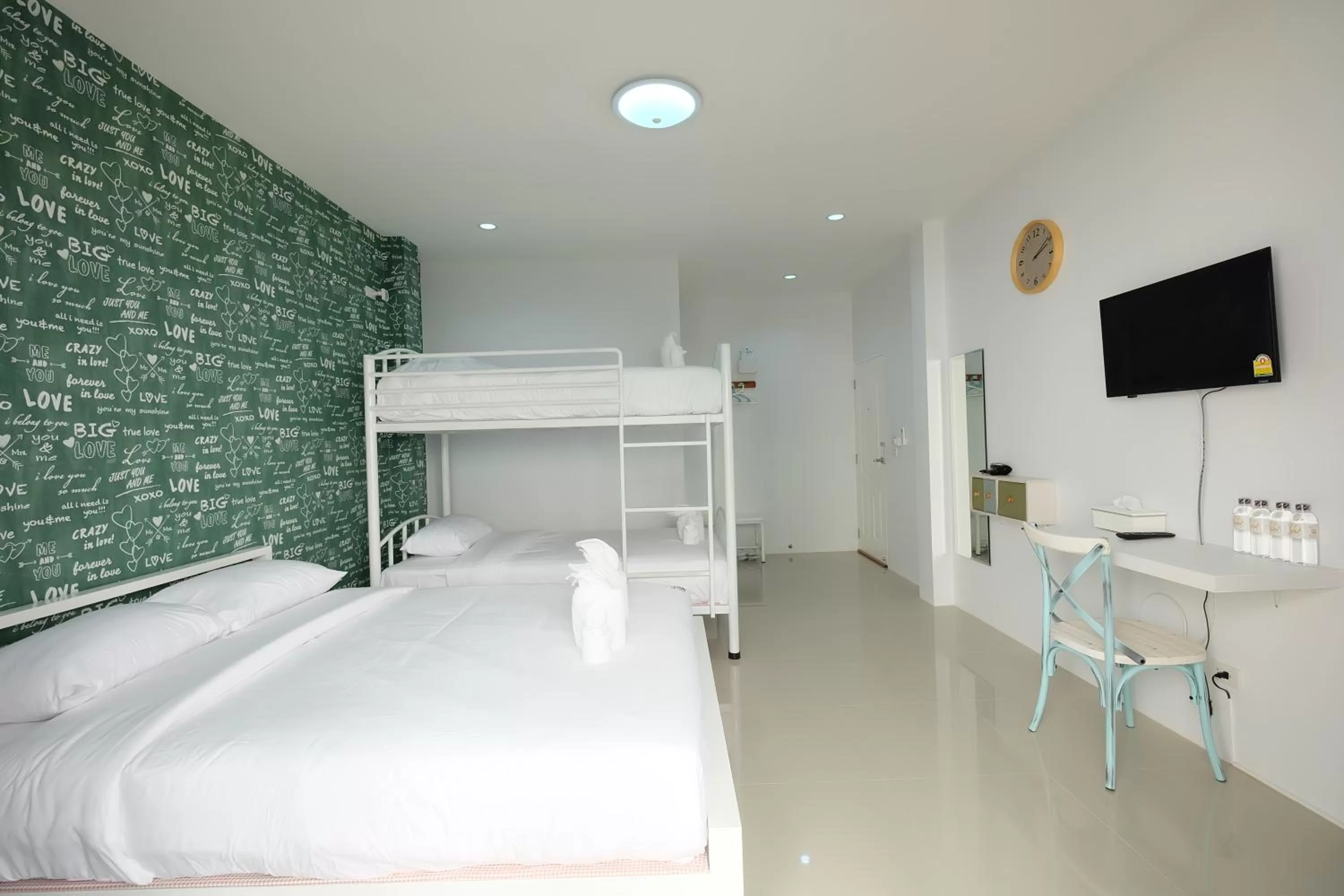 Spring, Bed in Noble Baan Pastel