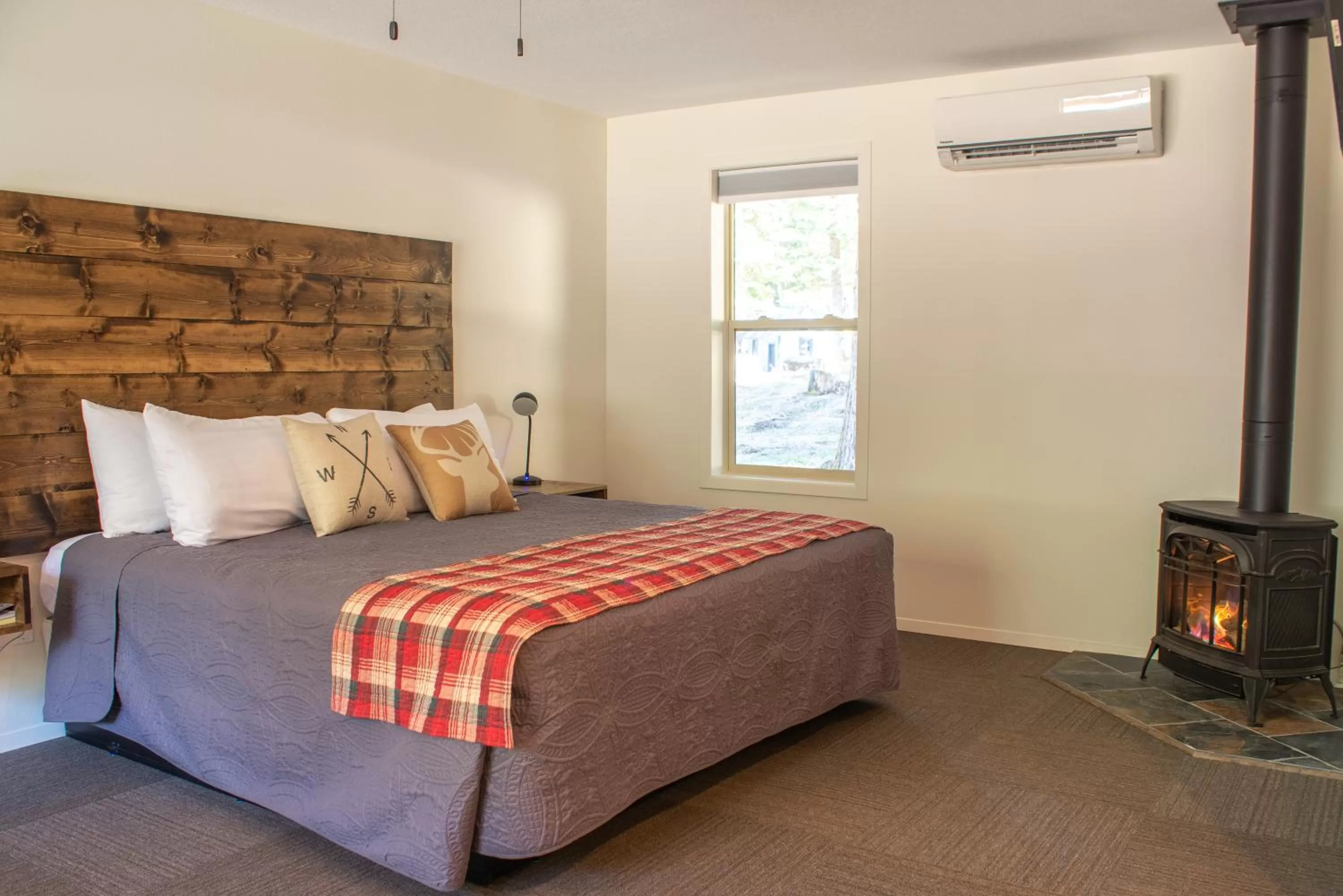 Bed in Eagle Cap Chalets