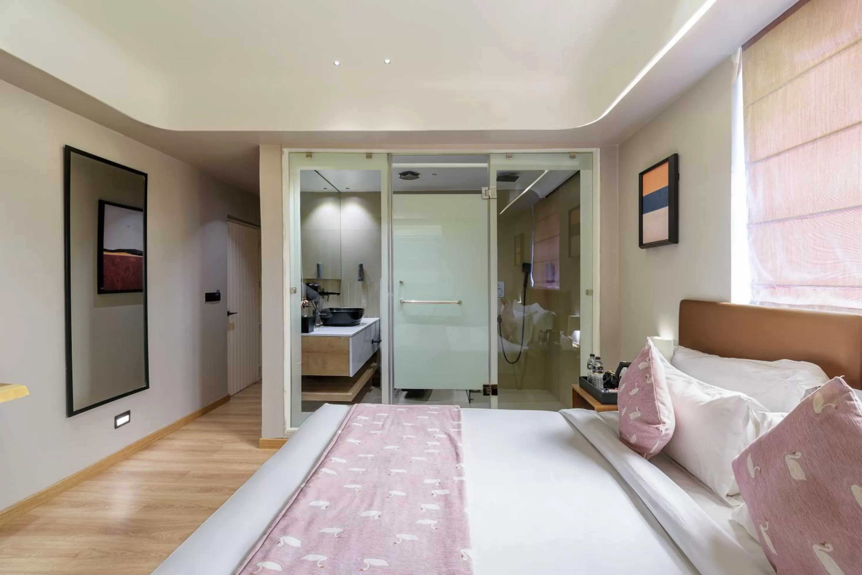 Bed in The Red Pier - My Downtown Hotels