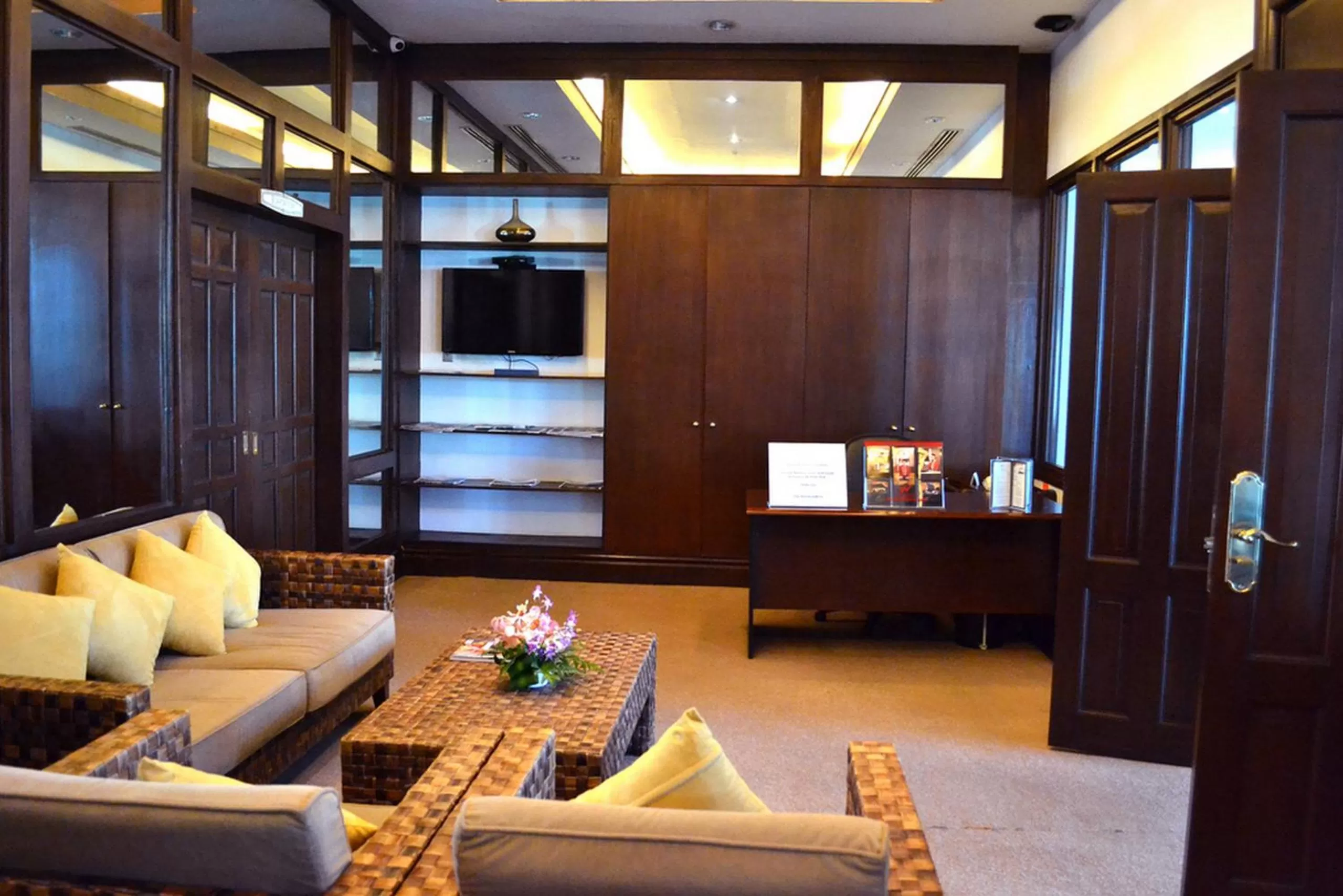 Business facilities in Waterfront Airport Hotel and Casino