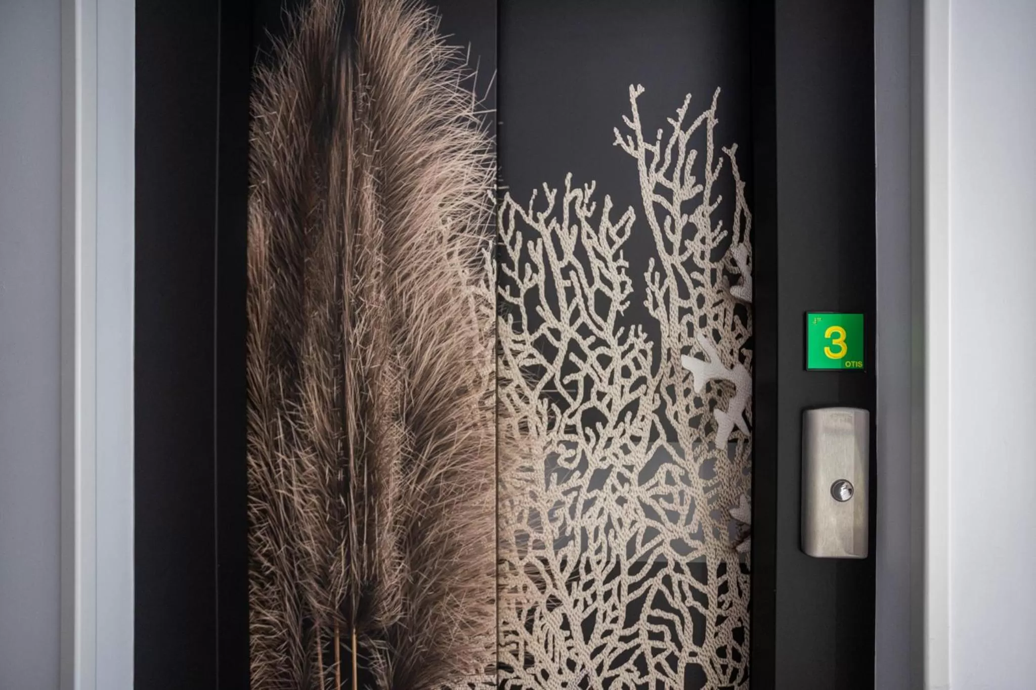 elevator in DWO Ábaster