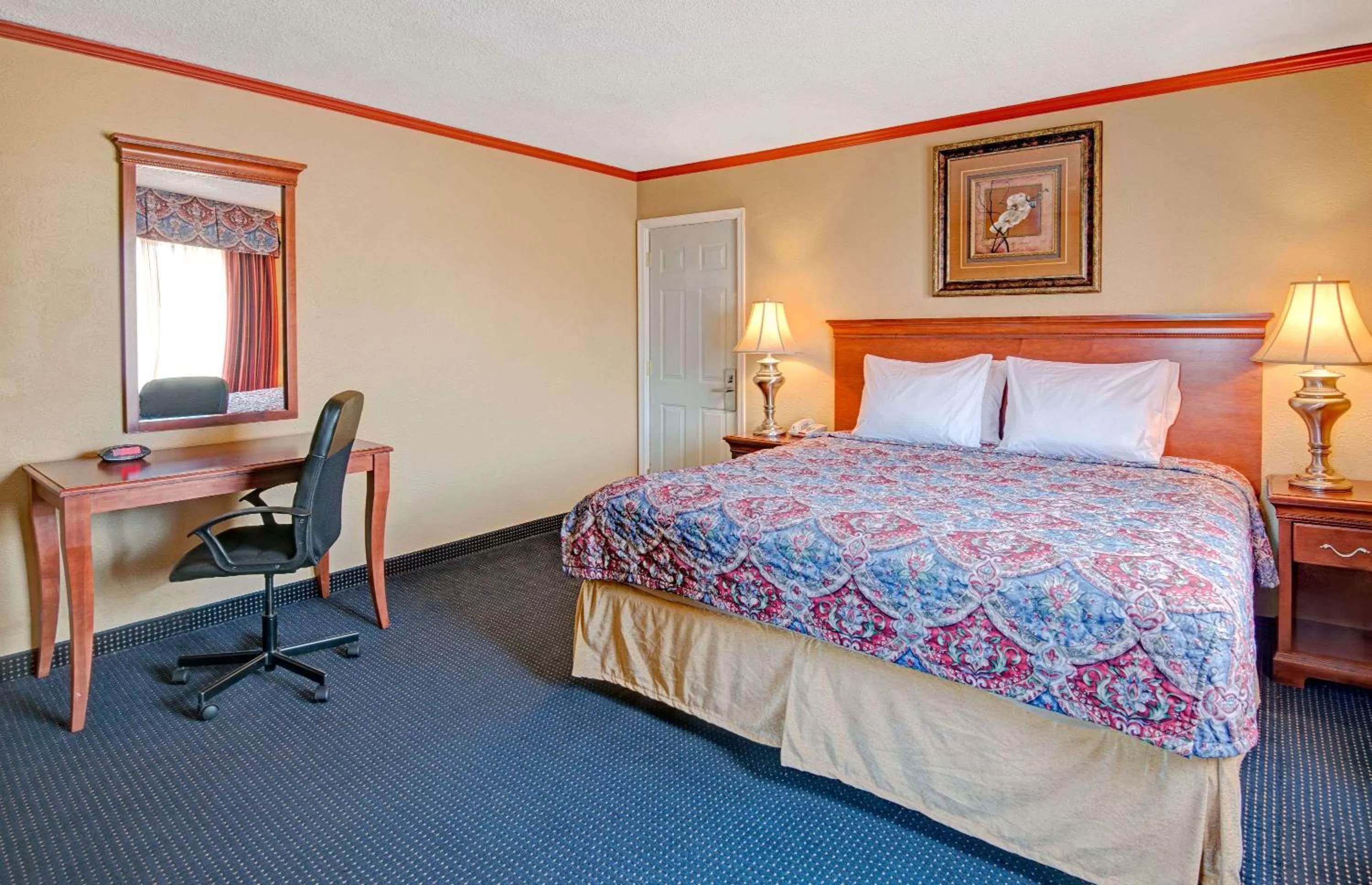 Photo of the whole room, Bed in Days Inn by Wyndham Albuquerque Downtown