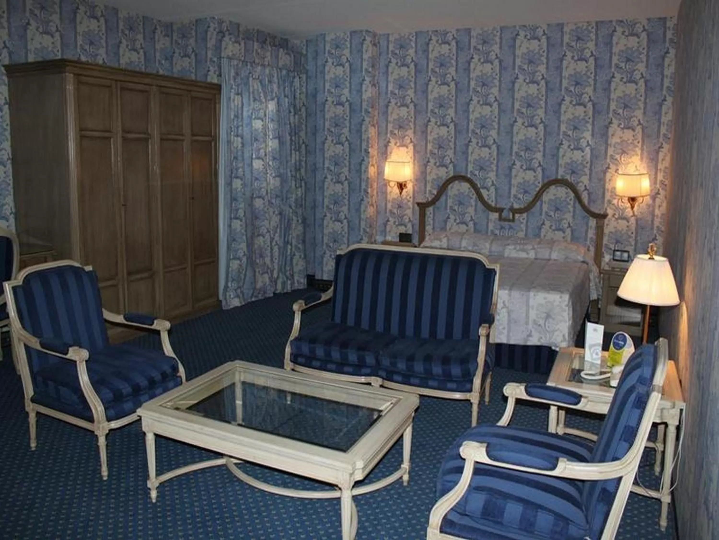 Area and facilities in Hotel Ébora by Vivere Stays