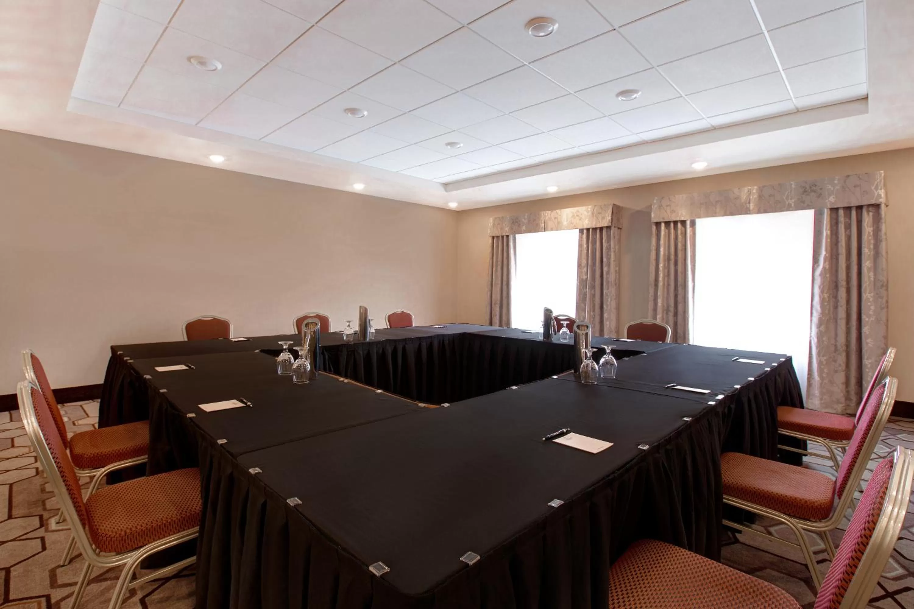 Ramada by Wyndham St Paul AB