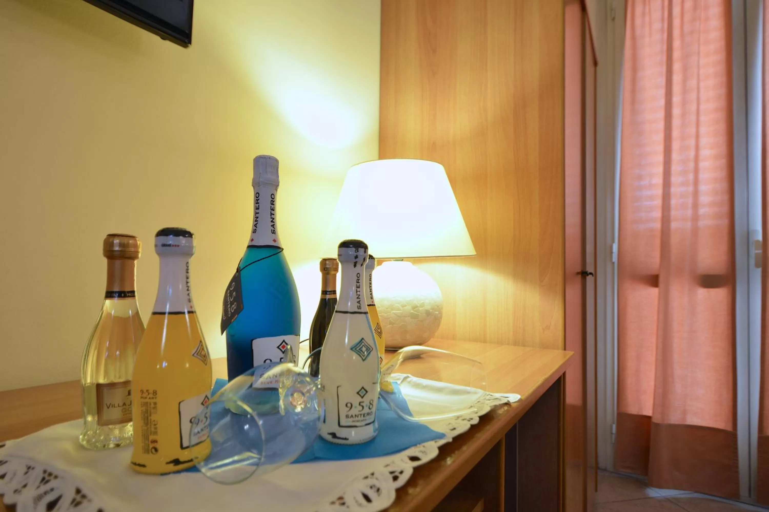 Photo of the whole room in Hotel Eden