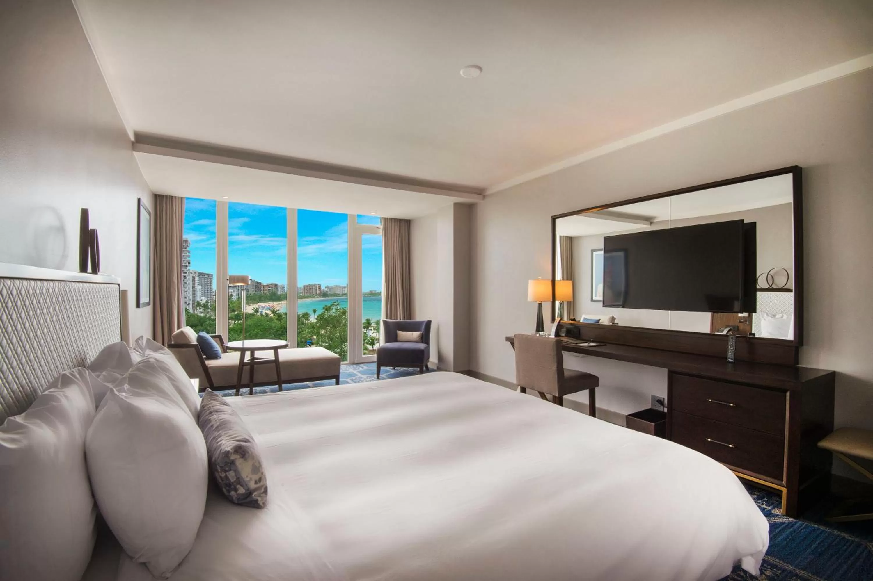 Photo of the whole room, Bed in Fairmont El San Juan Hotel