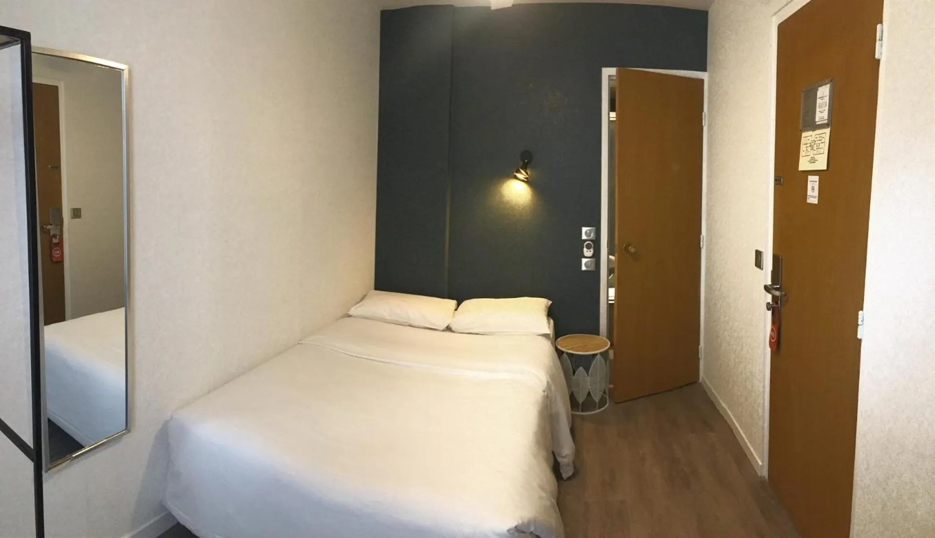 Standard Room in Hôtel du Maine