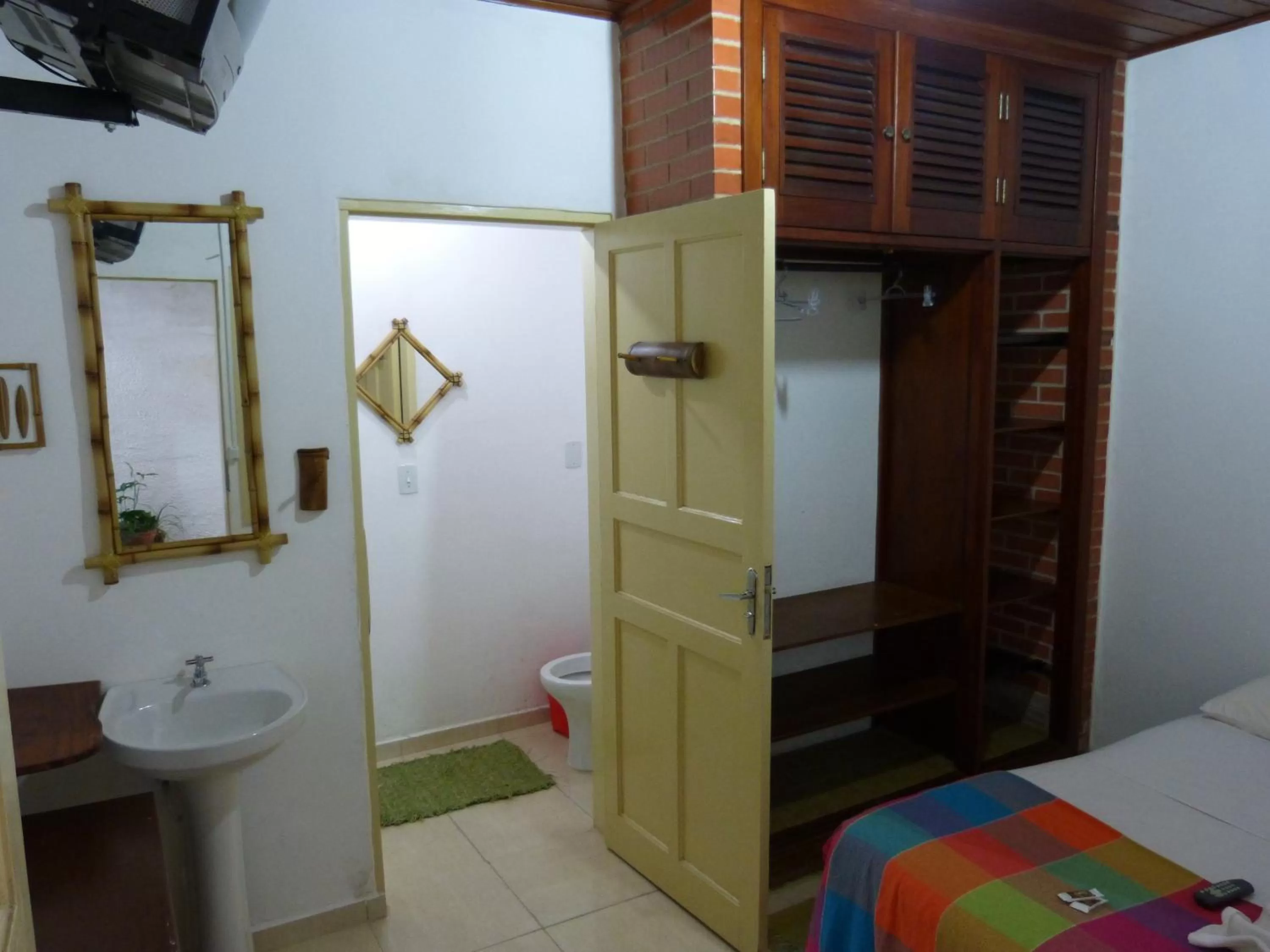 Bedroom, Bathroom in Suítes o Flautista