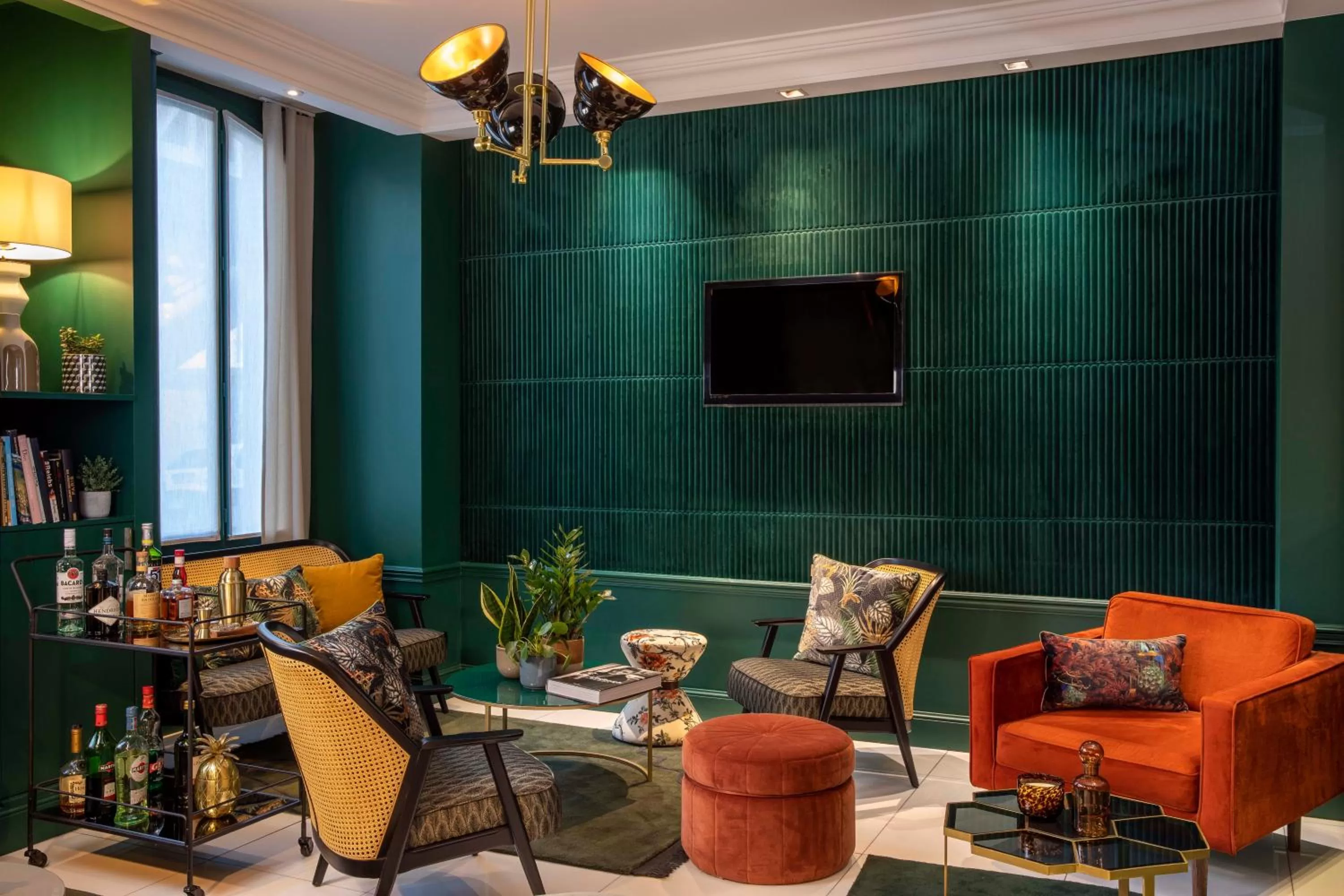 Lounge or bar in First Hotel Paris Tour Eiffel