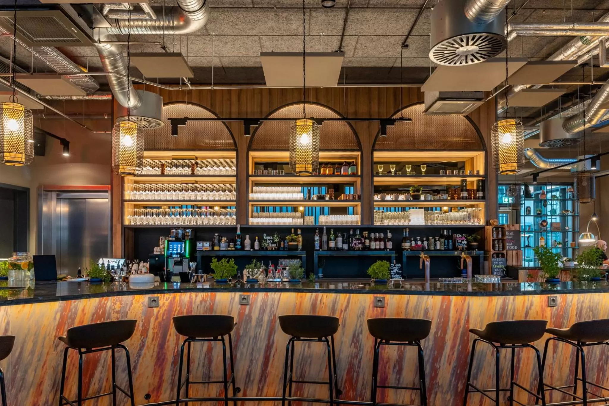 Lounge or bar in Me and All Hotel Ulm, by Hyatt