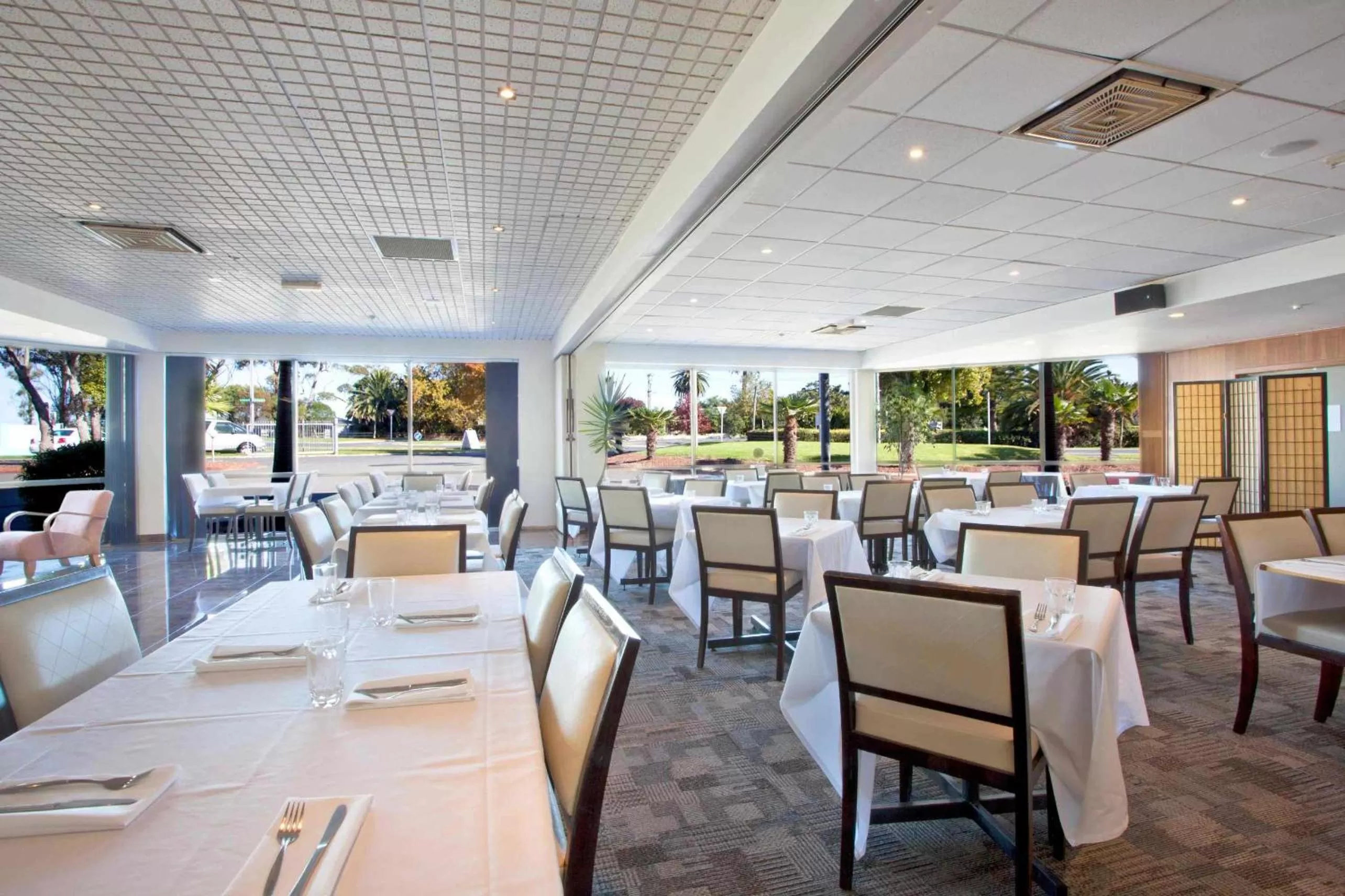 Restaurant/places to eat in Auckland Airport Kiwi Hotel