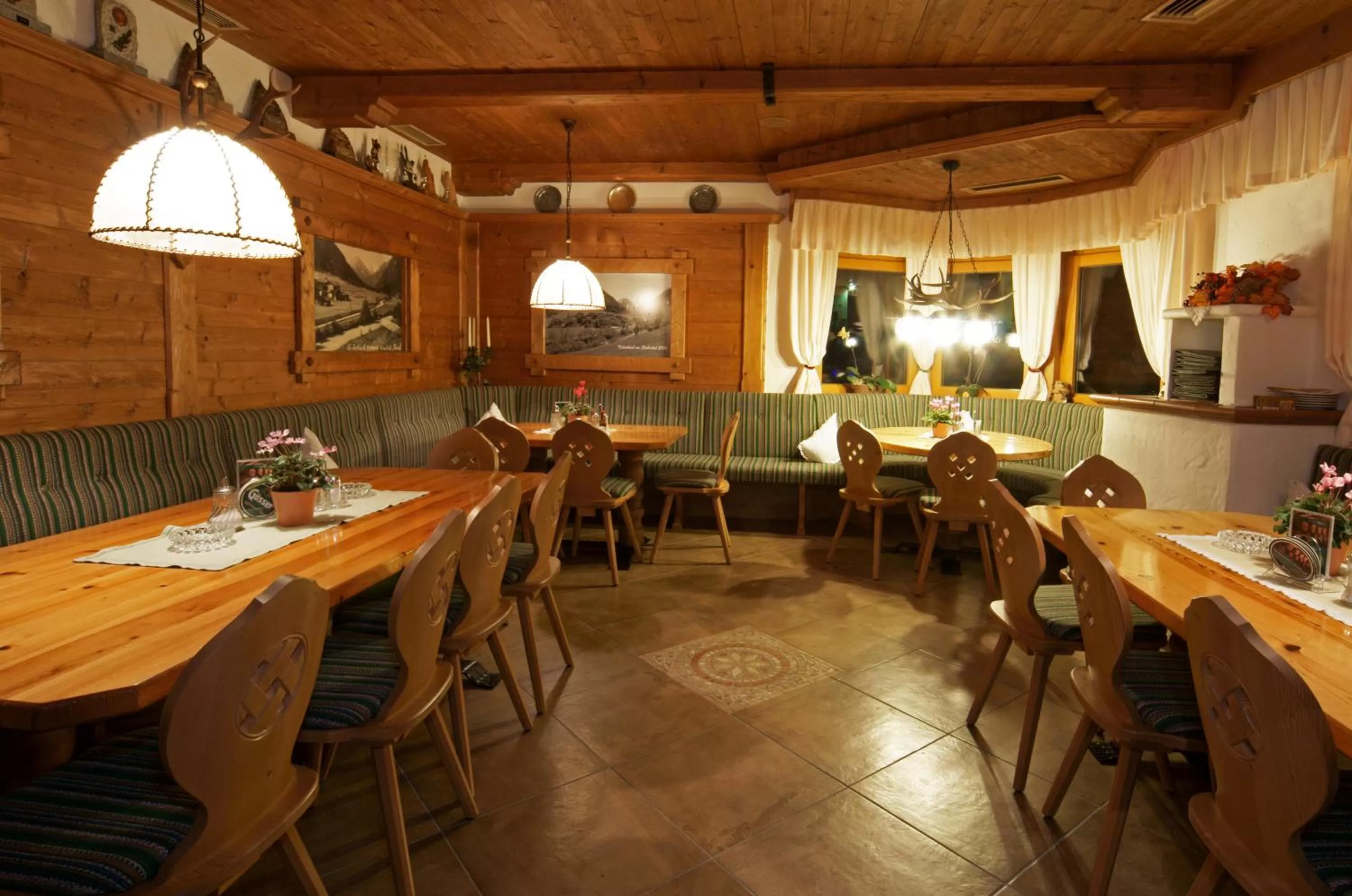 Restaurant/places to eat in Gasthof Sportalm