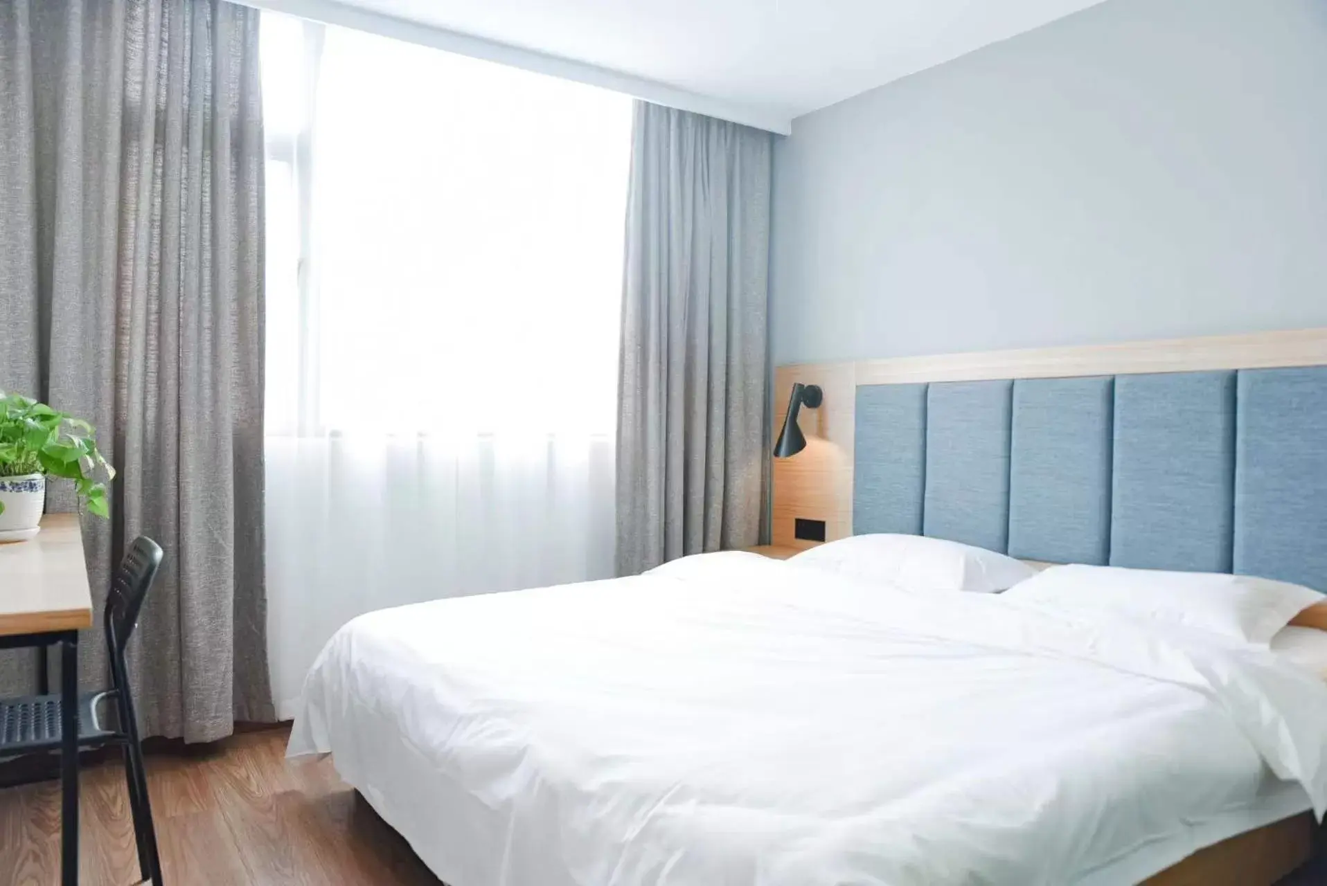 Comfort Double Room in Travel light Guilin Comfort Double Room in Travel light Guilin