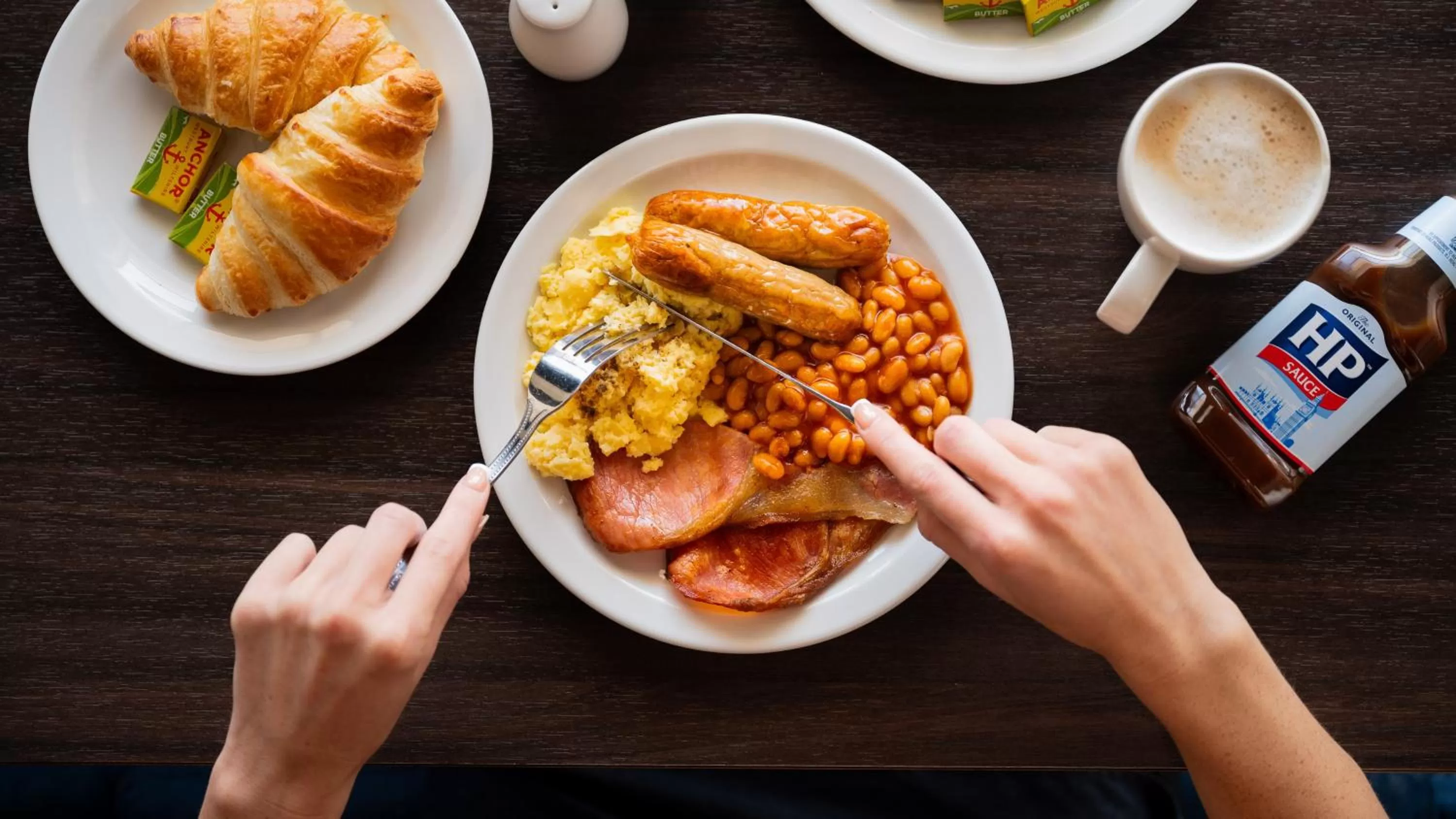 Restaurant/places to eat in Holiday Inn Express Leigh - Sports Village by IHG