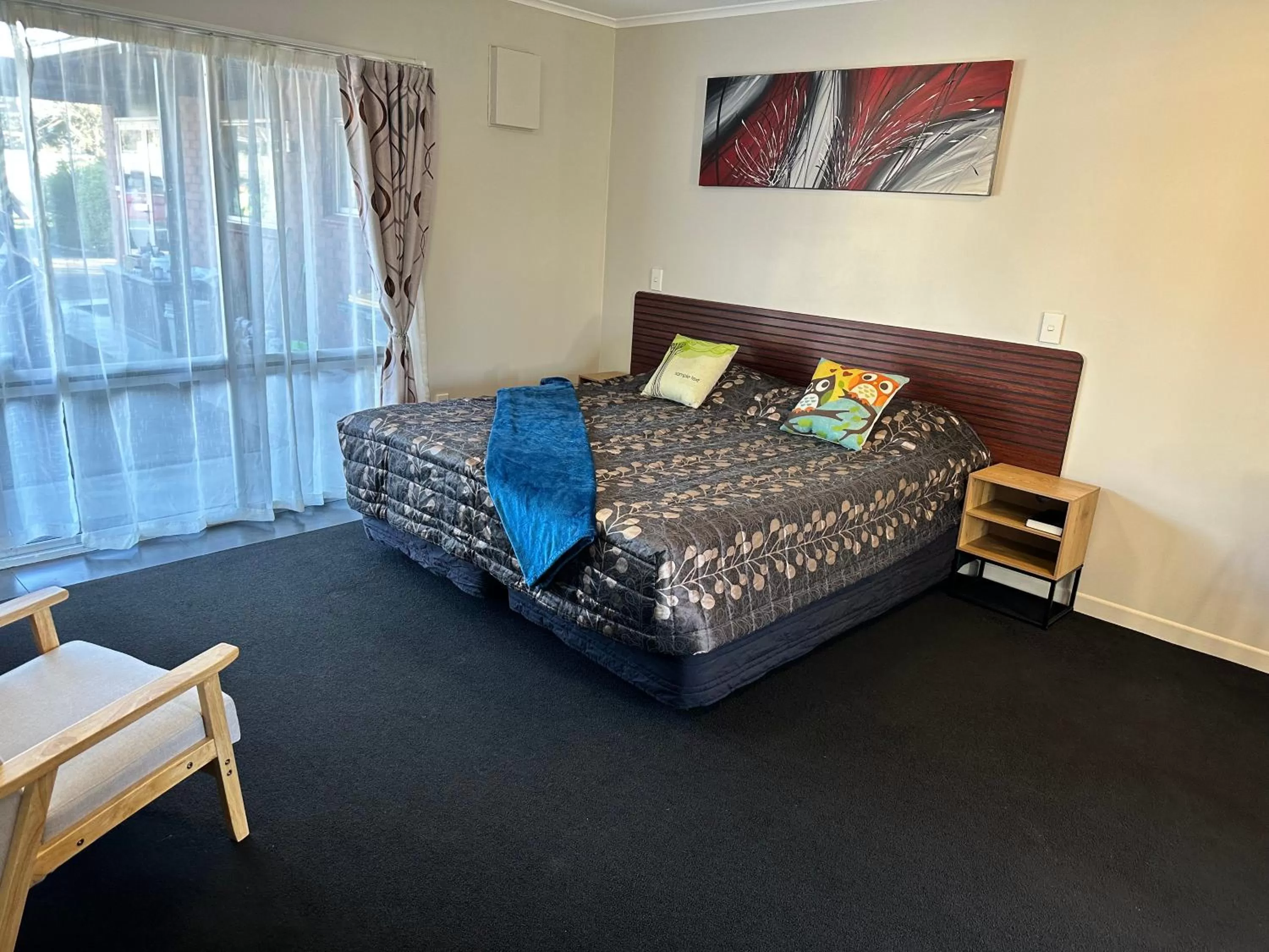 Bedroom, Bed in Red Rock Thermal Motel - Mineral Pool