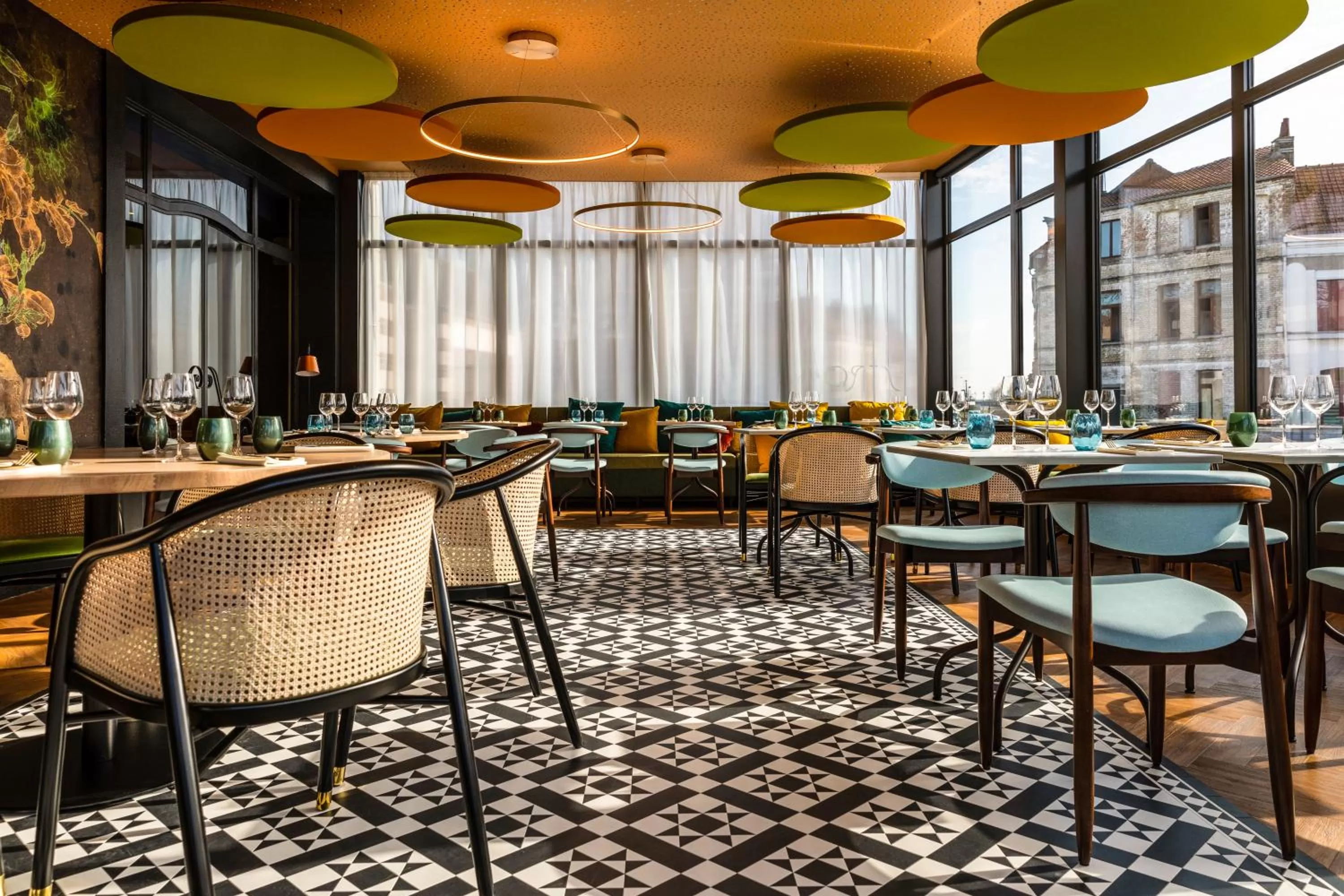 Restaurant/places to eat in Mercure Saint Omer Centre Gare