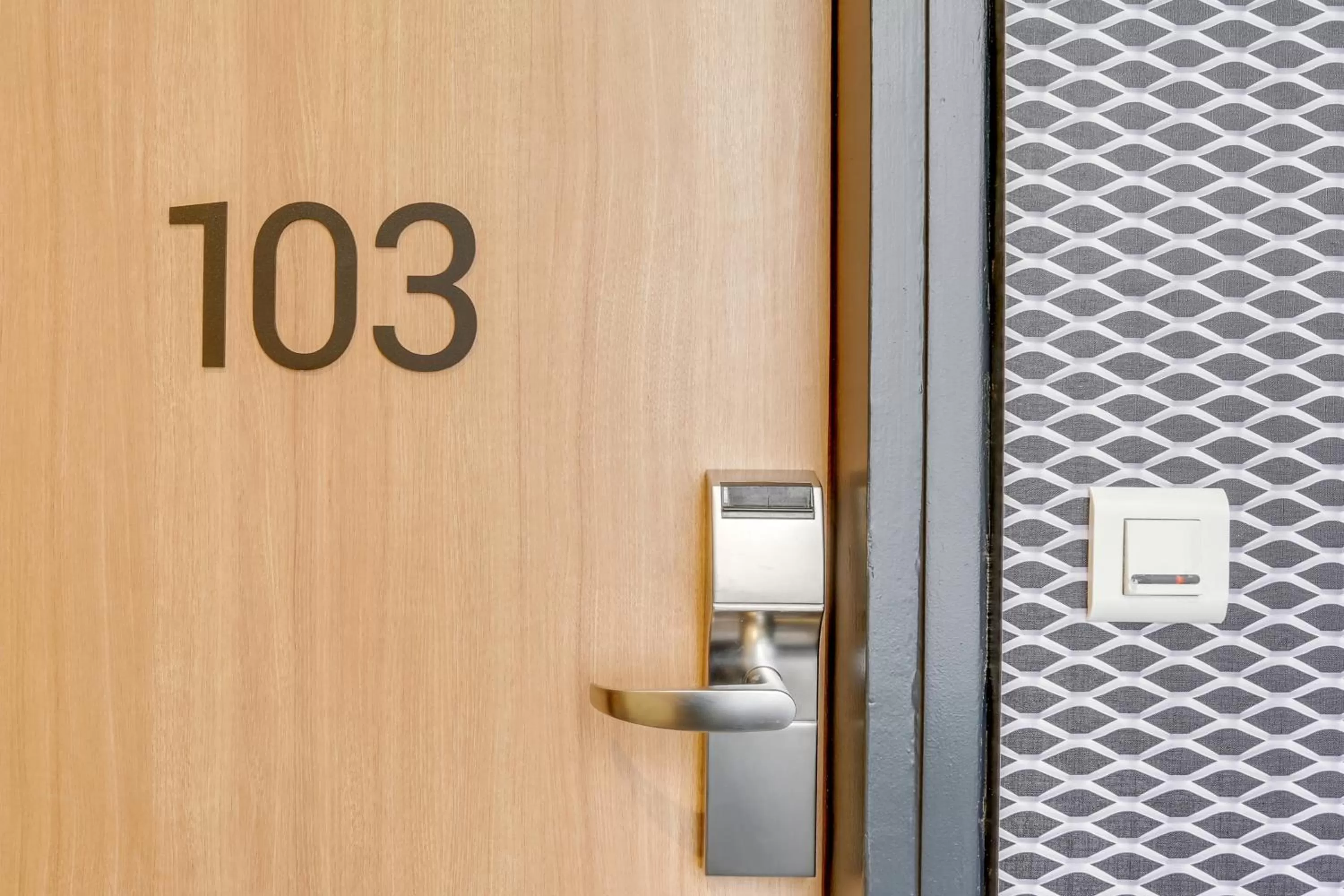 Decorative detail in ibis Daumesnil Porte Doree