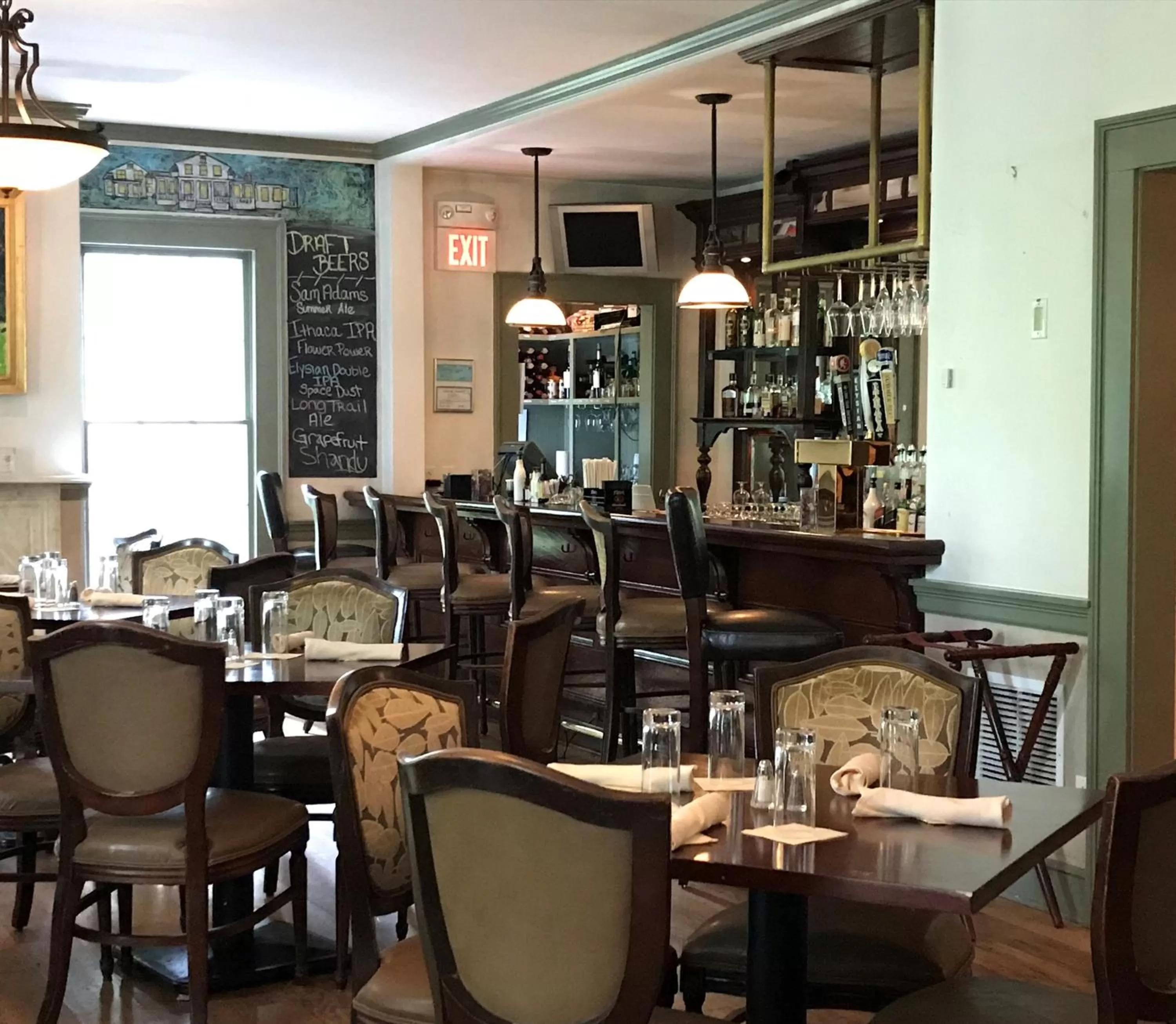 Lounge or bar in The Old Lyme Inn