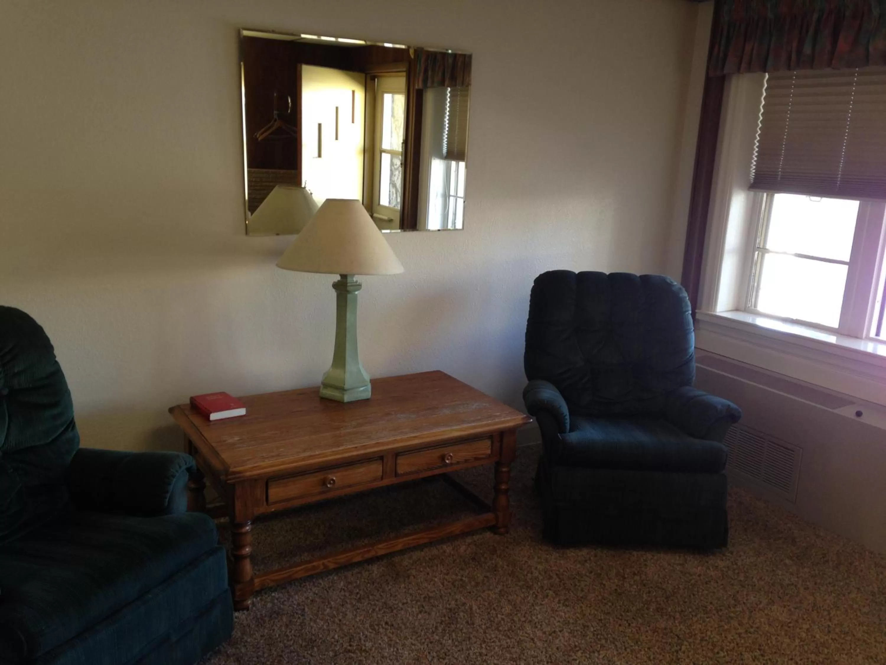 Living room in Siesta Motel