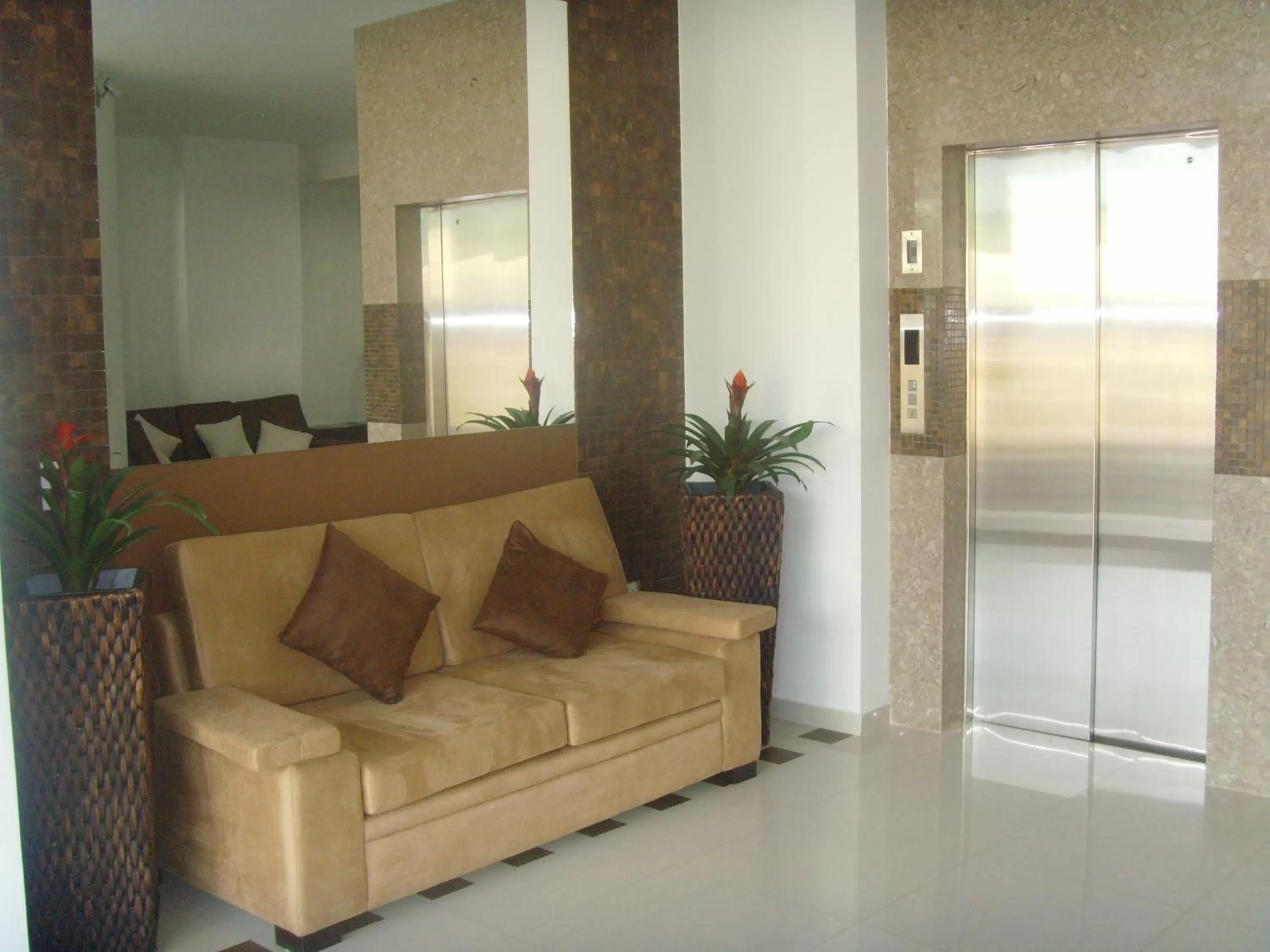 elevator in Hotel Sol de Piedemonte