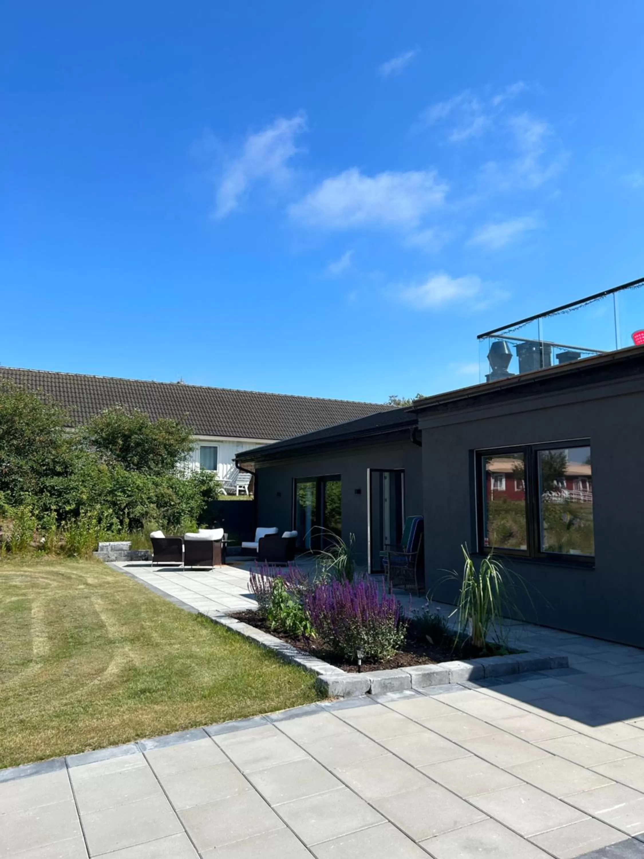 Facade/entrance in Solstickan Hotell & Vandrarhem