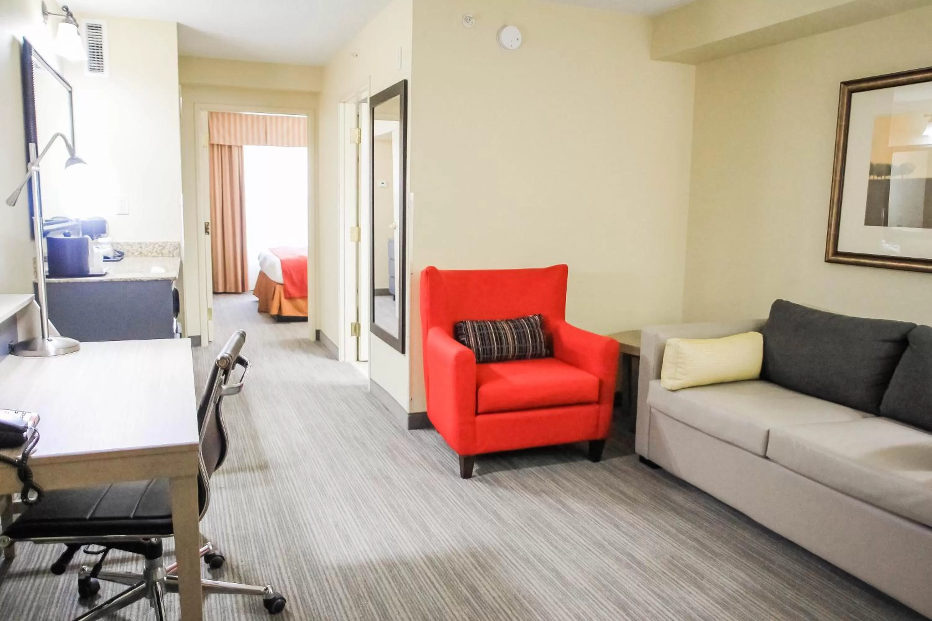 Photo of the whole room in Country Inn & Suites by Radisson, Chester, VA
